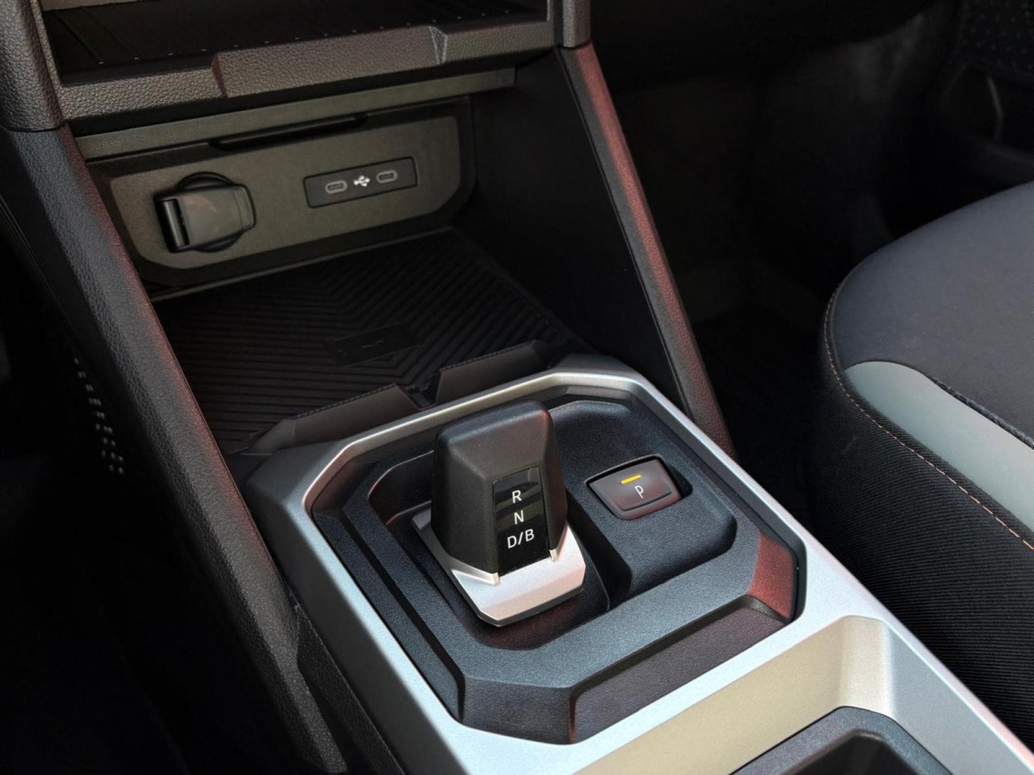 Dacia Duster 1.6 HYBRID 140CV EXTREME (2024) - Photo 21