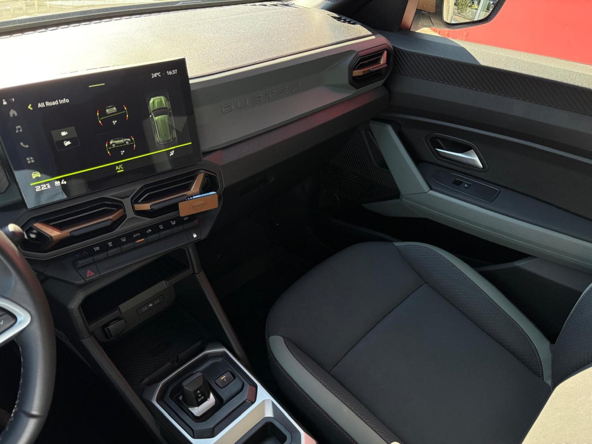 Dacia Duster 1.6 HYBRID 140CV EXTREME (2024) - Photo 23