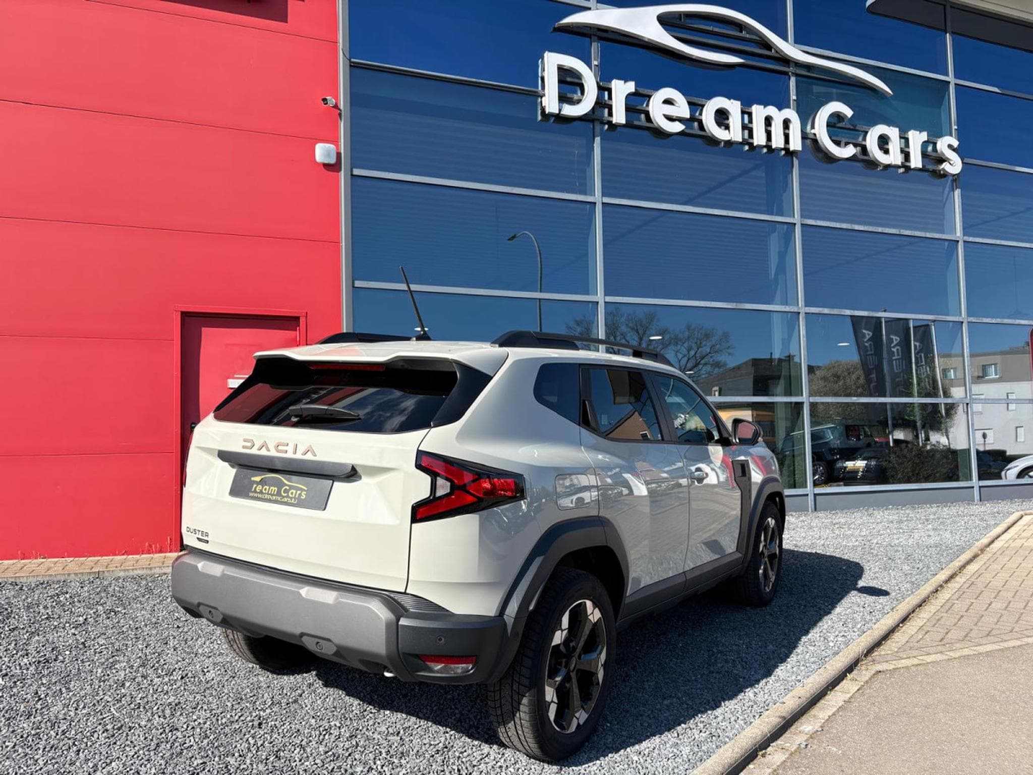 Dacia Duster 1.6 HYBRID 140CV EXTREME (2024) - Photo 4