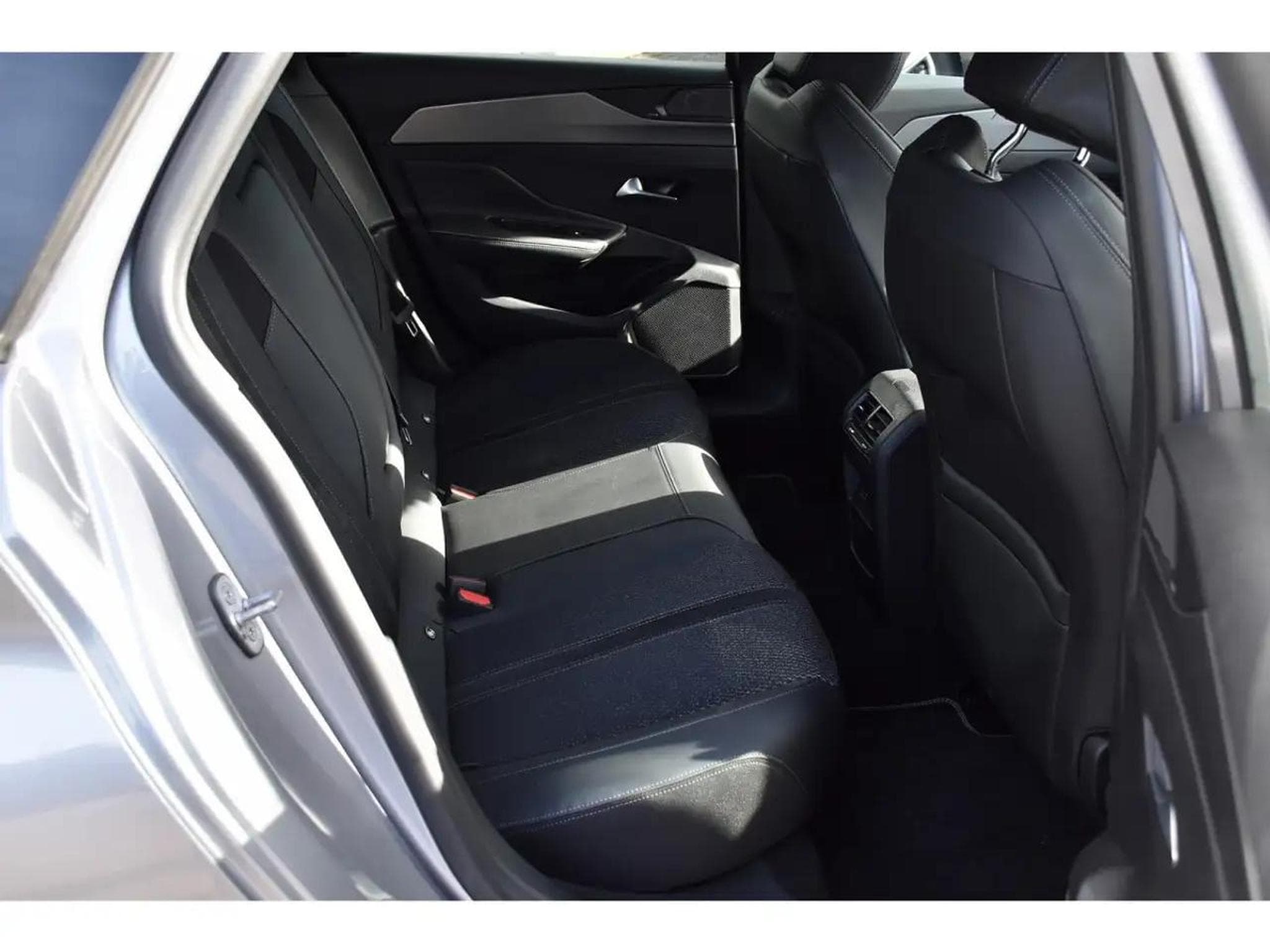 Peugeot 308 (2024) - Photo 8