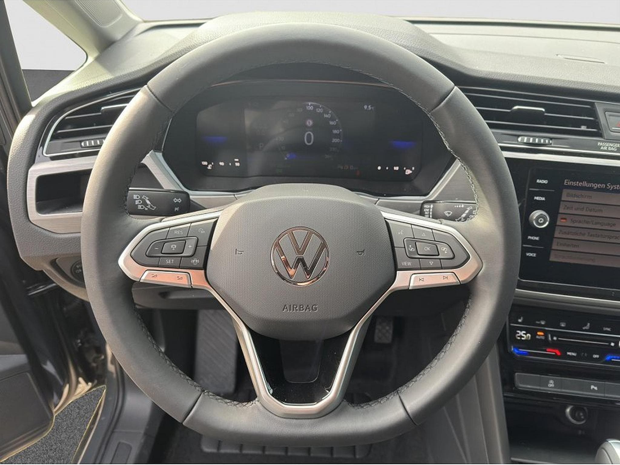 VW Touran (2026) - Photo 11