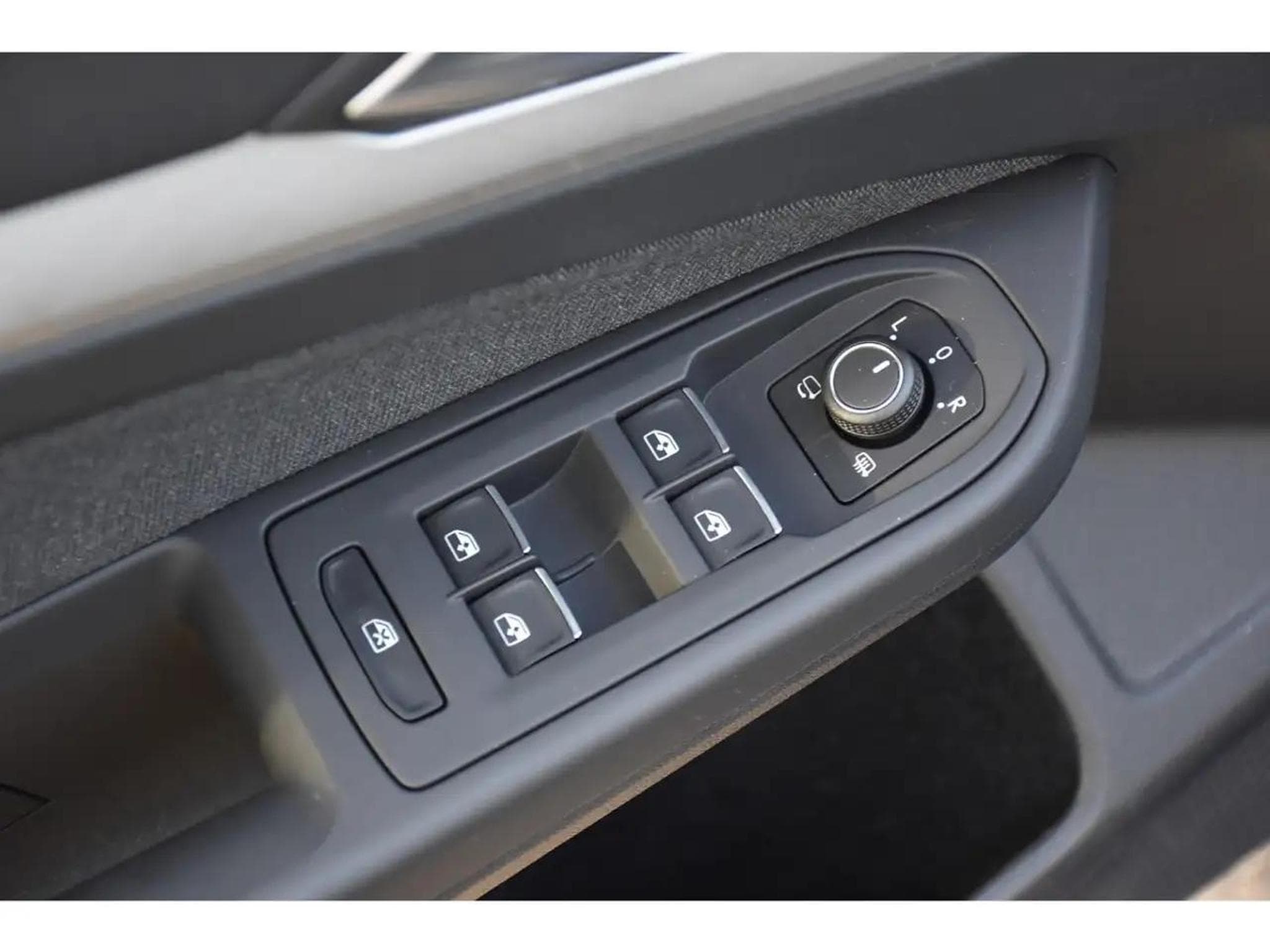 VW Golf (2024) - Foto 22