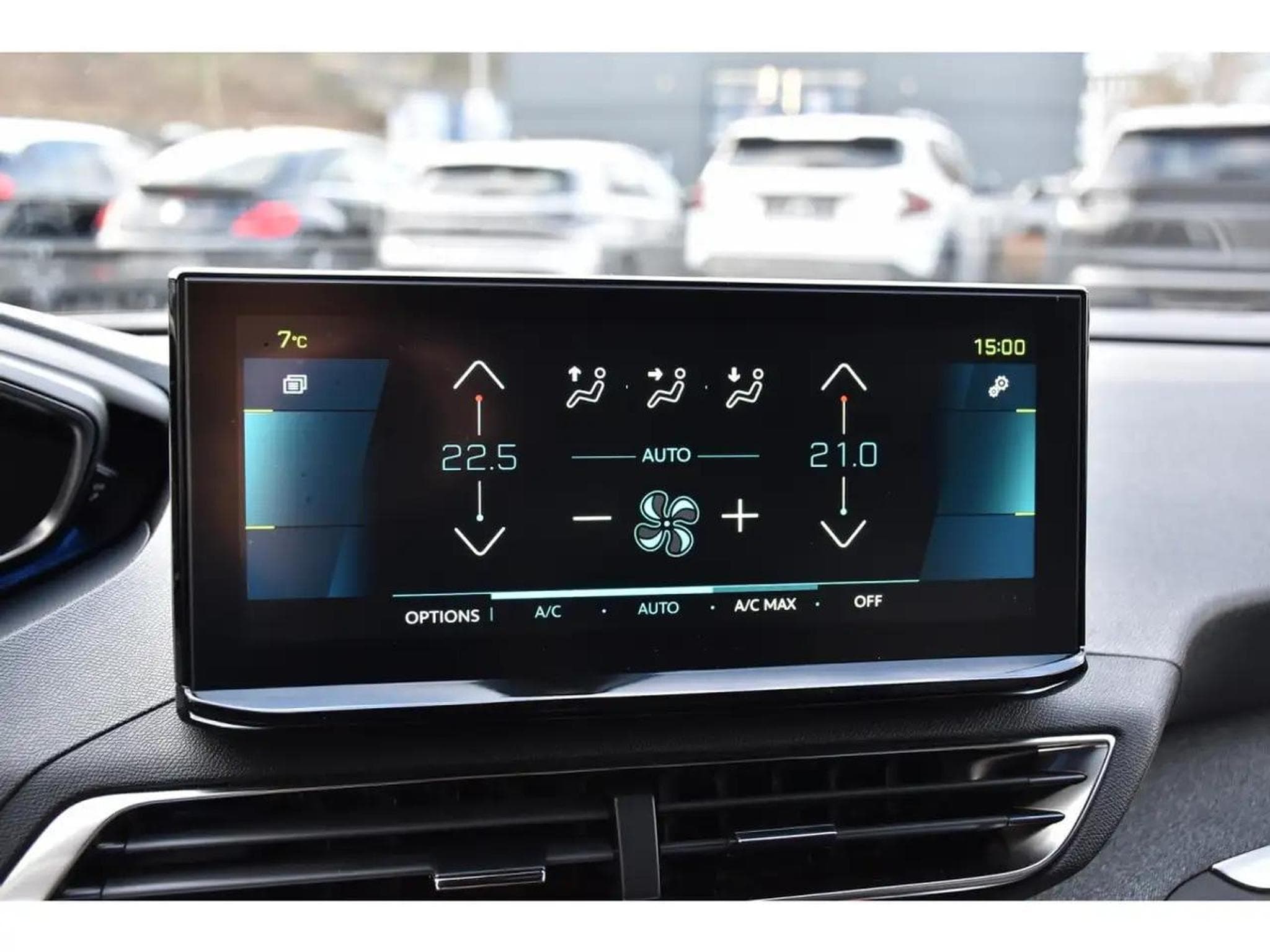 Peugeot 3008 (2023) - Photo 15