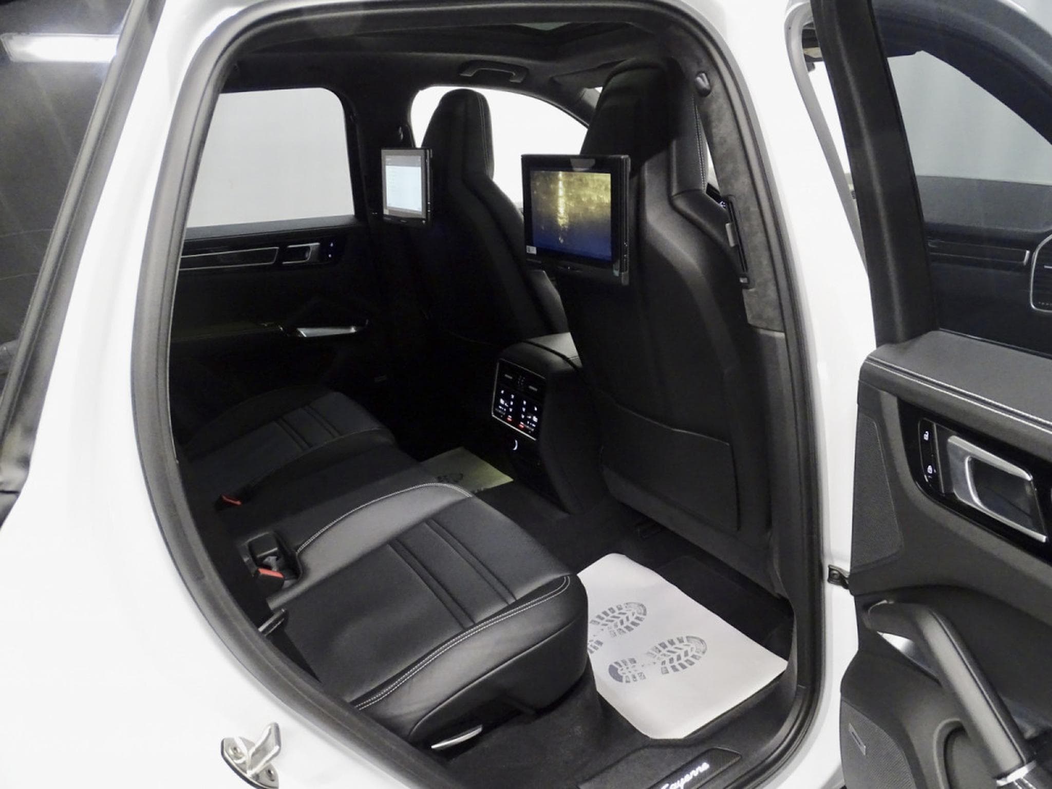 Porsche Cayenne 4.0 TURBO PSCB SPORT DESIGN CARBON APPROVED Hinterradlenkung (2019) - Photo 7