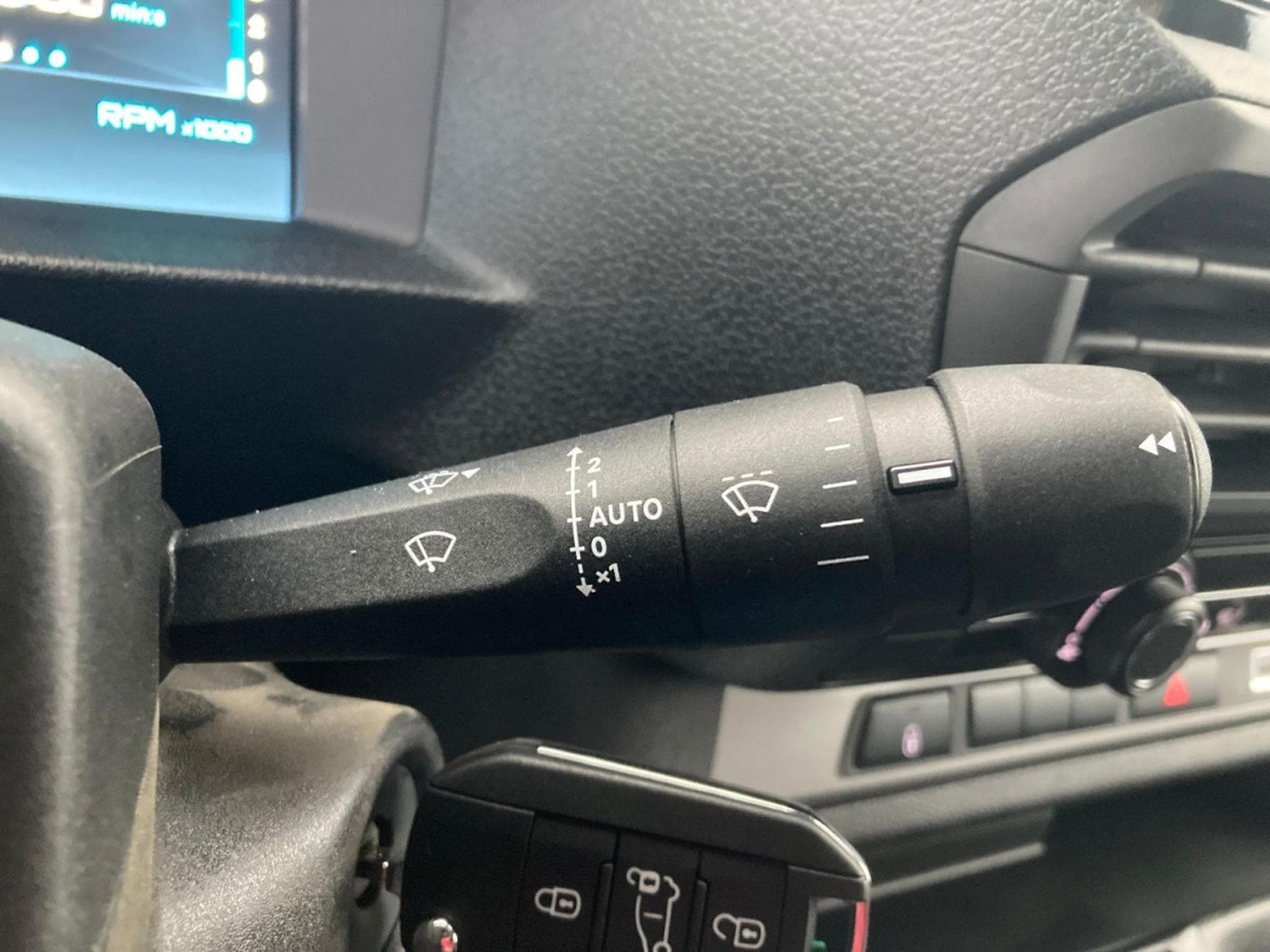 Citroën Jumpy 2.0 BlueHDI EAT8 180 XL Double Cabine Confort (2025) - Photo 16