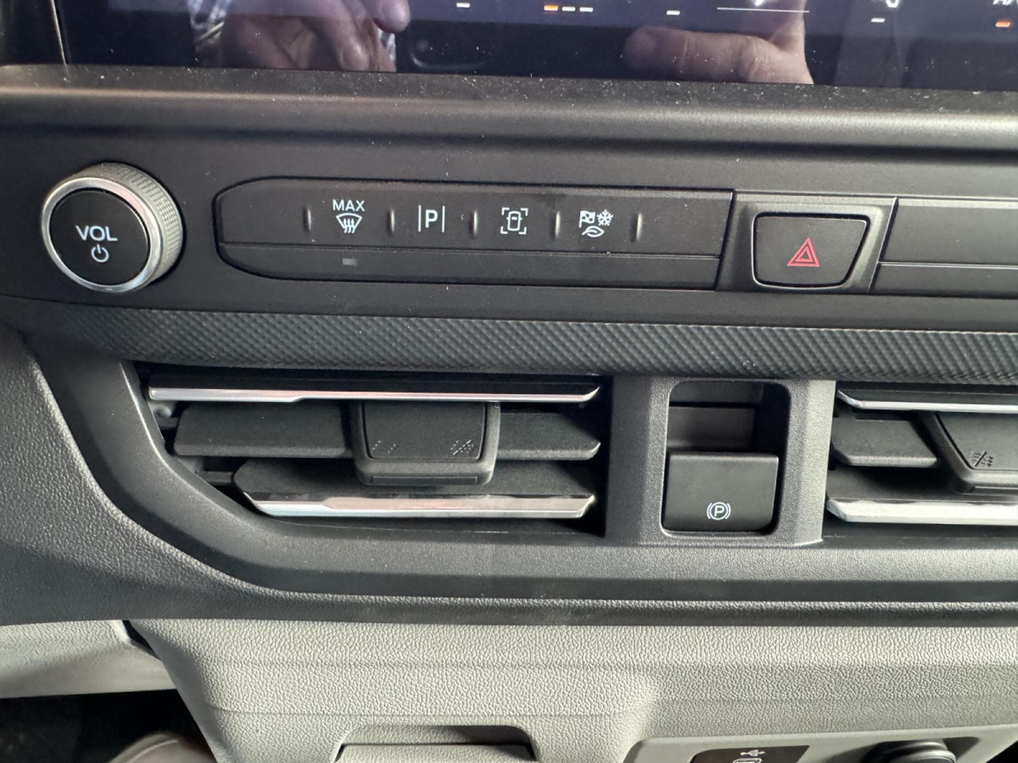 Ford Transit 2.0 ECOBLUE 170 BVA L2H1 Limitited (2025) - Foto 15