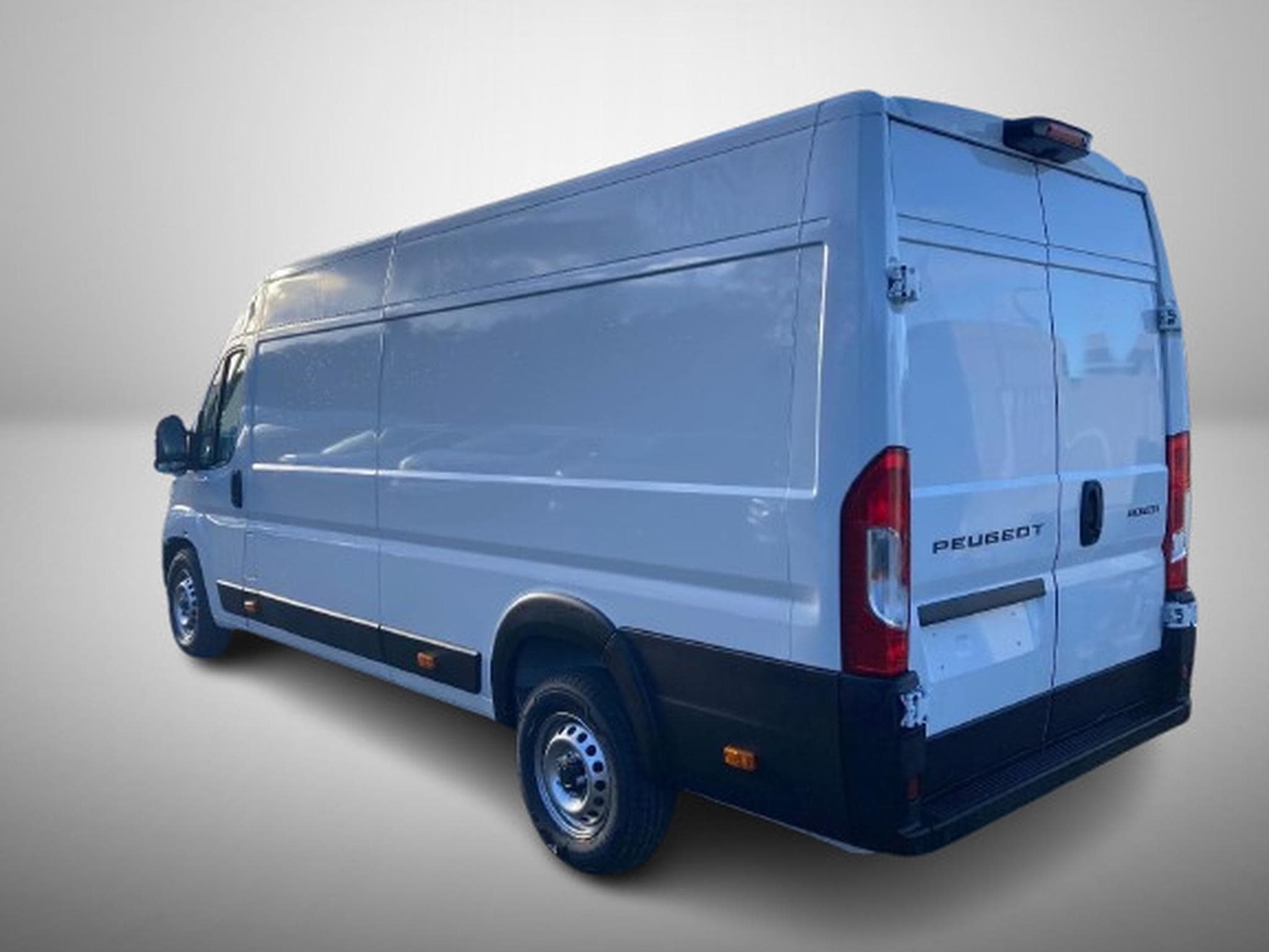 Peugeot Boxer 2.2 BlueHDI 180 EAT8 L4H2 (2026) - Photo 3