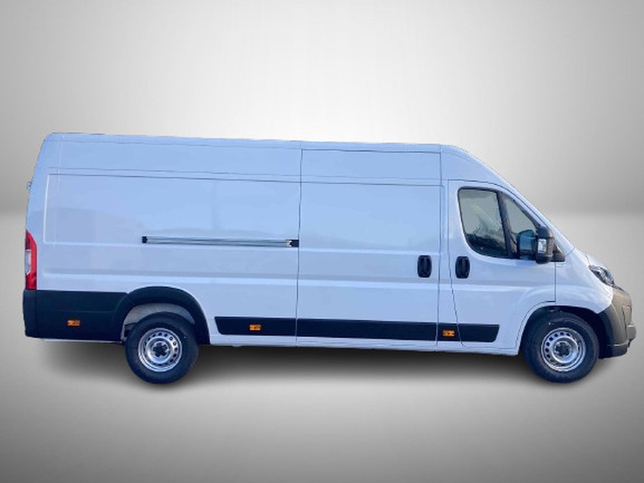 Peugeot Boxer 2.2 BlueHDI 180 EAT8 L4H2 (2026) - Photo 5