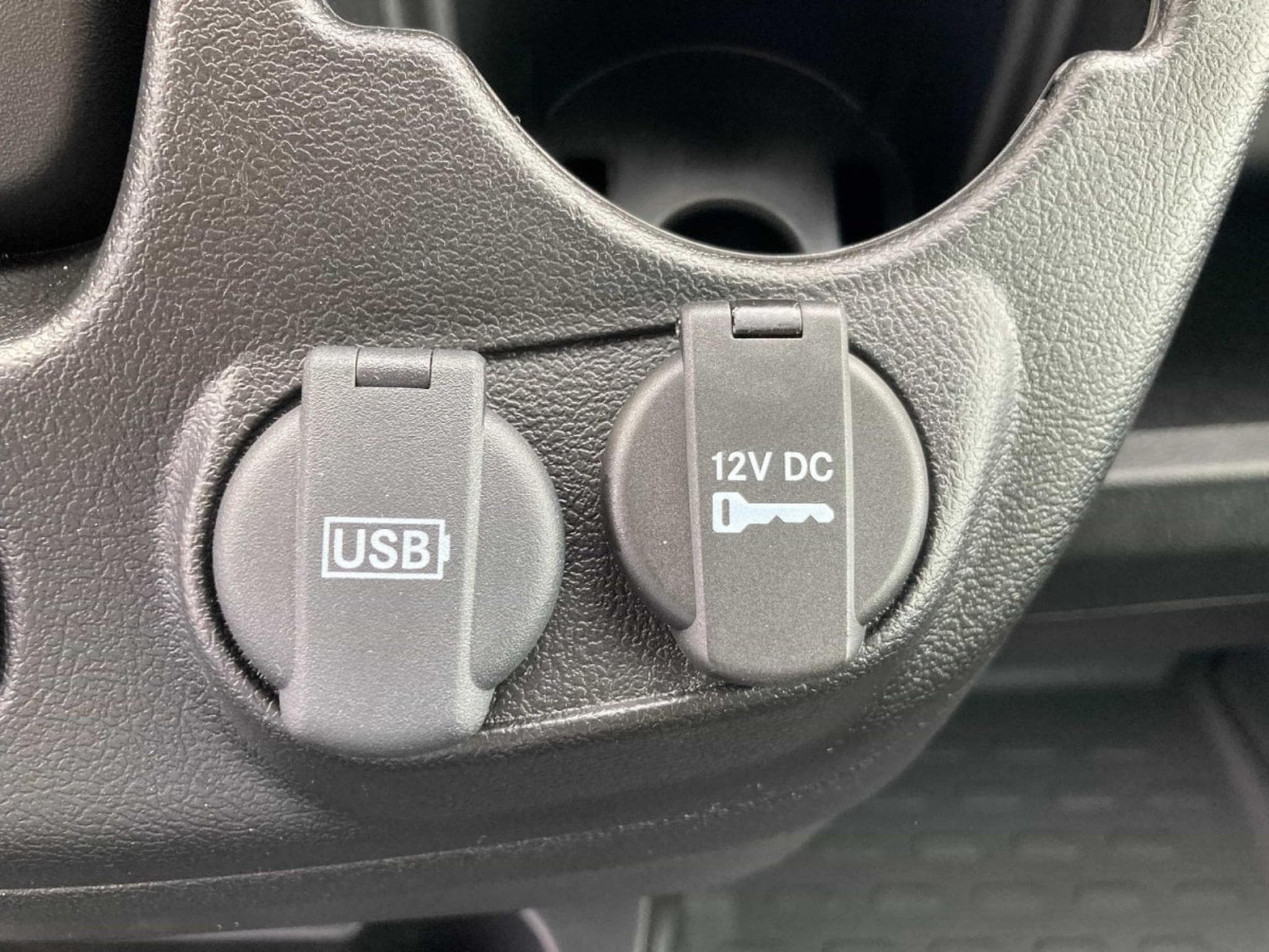 Peugeot Boxer 2.2 BlueHDI 140 EAT8 L3H2 (2025) - Photo 16