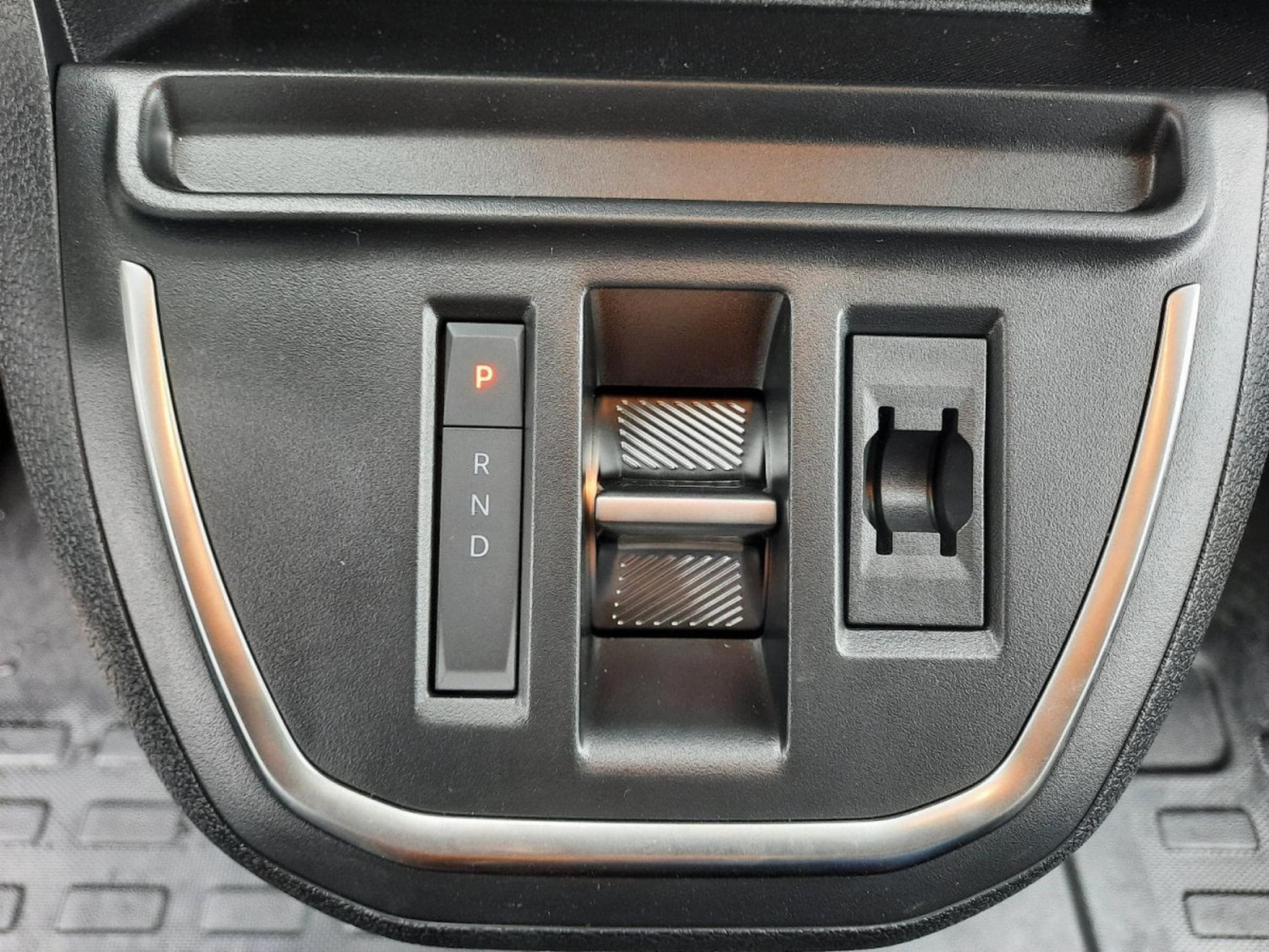 Peugeot Expert 2.0 BlueHDI 180 EAT8 Confort M Doubel Cabine (2025) - Photo 17