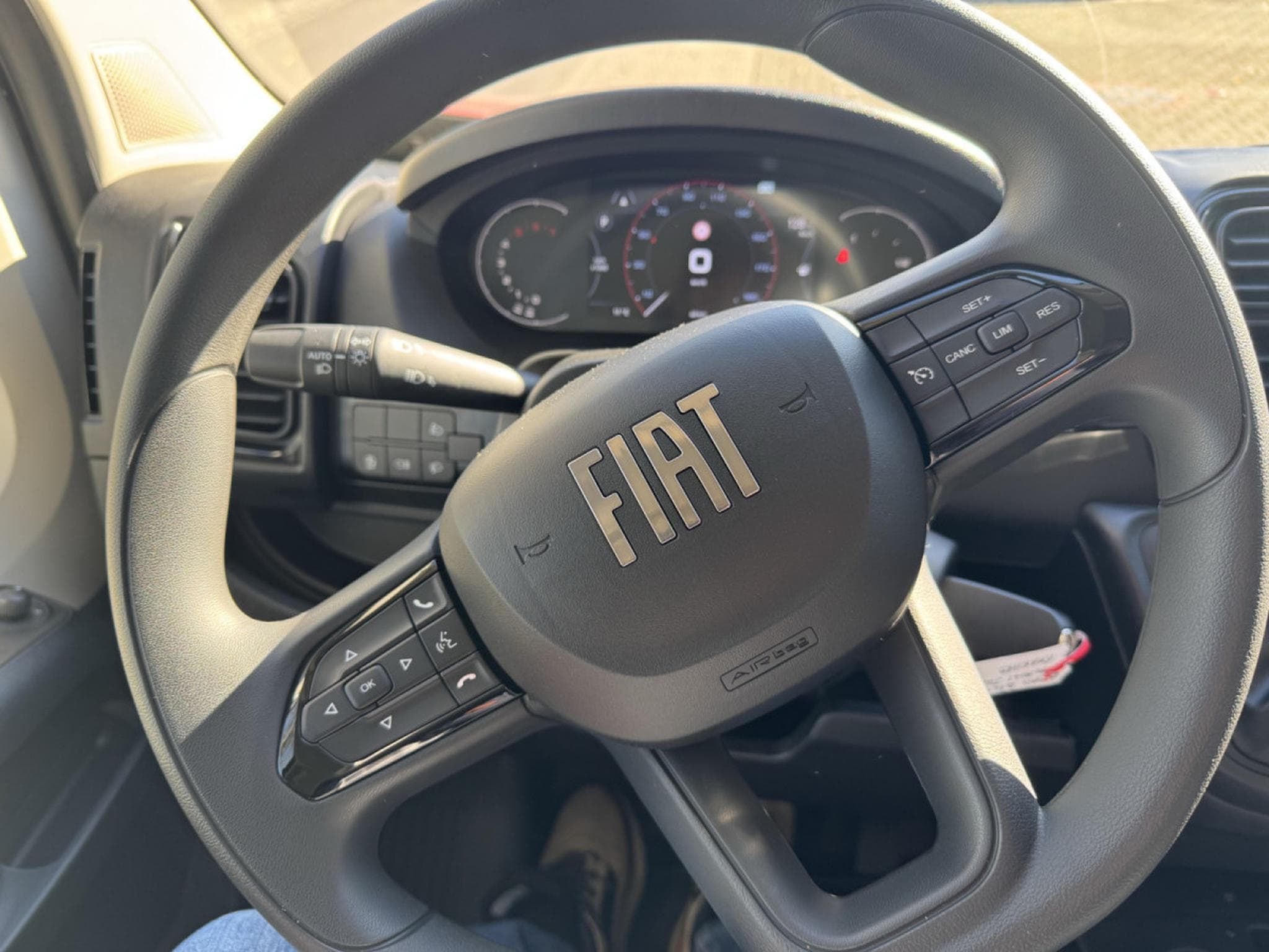 Fiat Ducato 2.2 Mjet 140  AT L2H2 (2025) - Foto 17