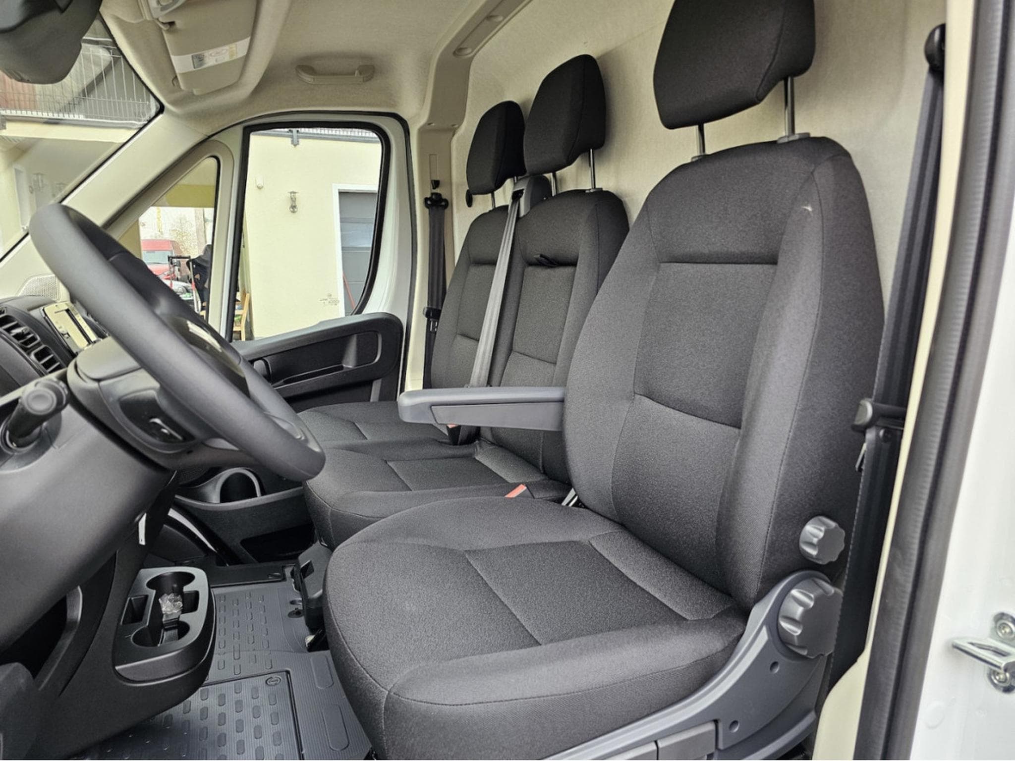 Fiat Ducato 2.2 Mjet 120 L2H1 (2025) - Foto 6