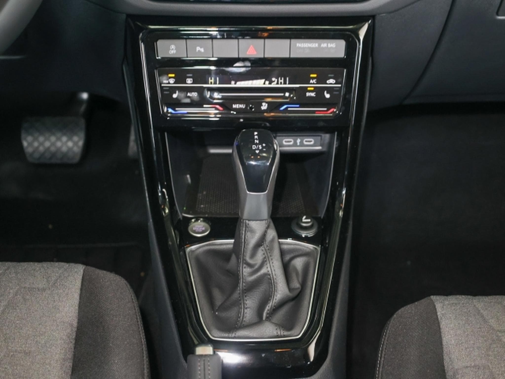 VW T-Cross 1.5 TSI DSG Matrix RFK ACC PDC (2026) - Photo 9