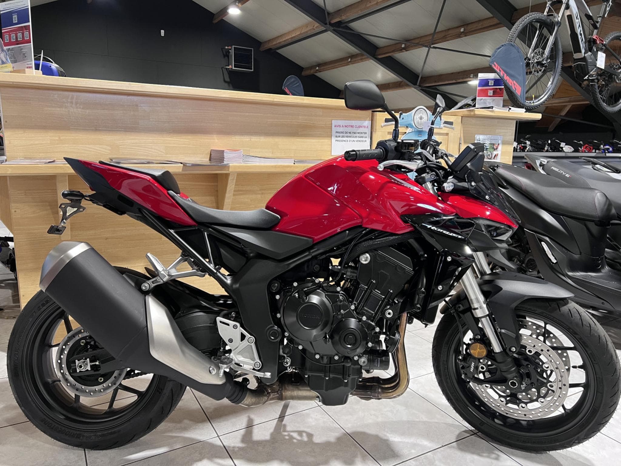 Honda CB 1000 HORNET (2026) - Foto 1