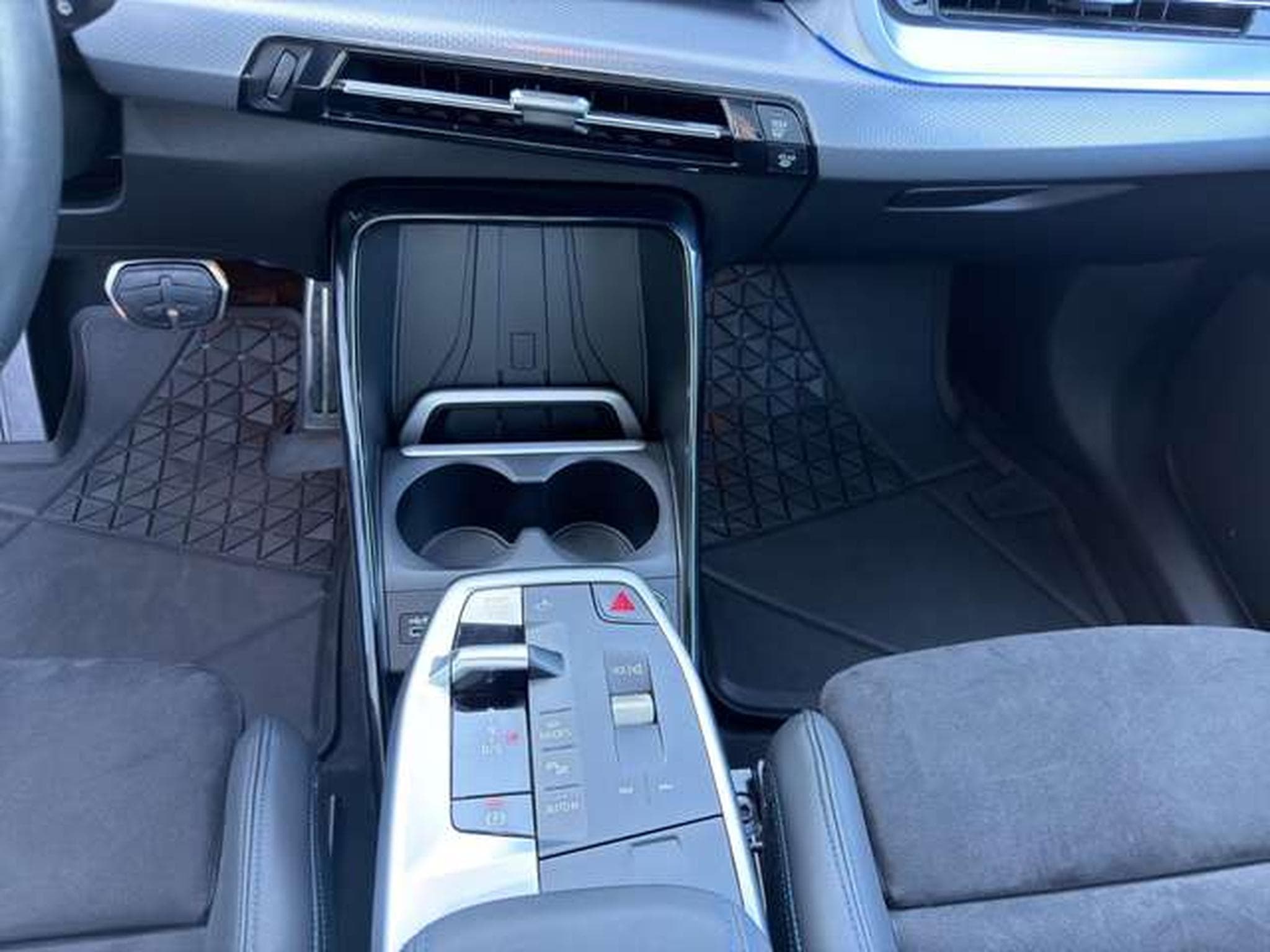 BMW 220 Active Tourer 220 i M Sport/elektr. Sitze/Innova (2024) - Photo 18