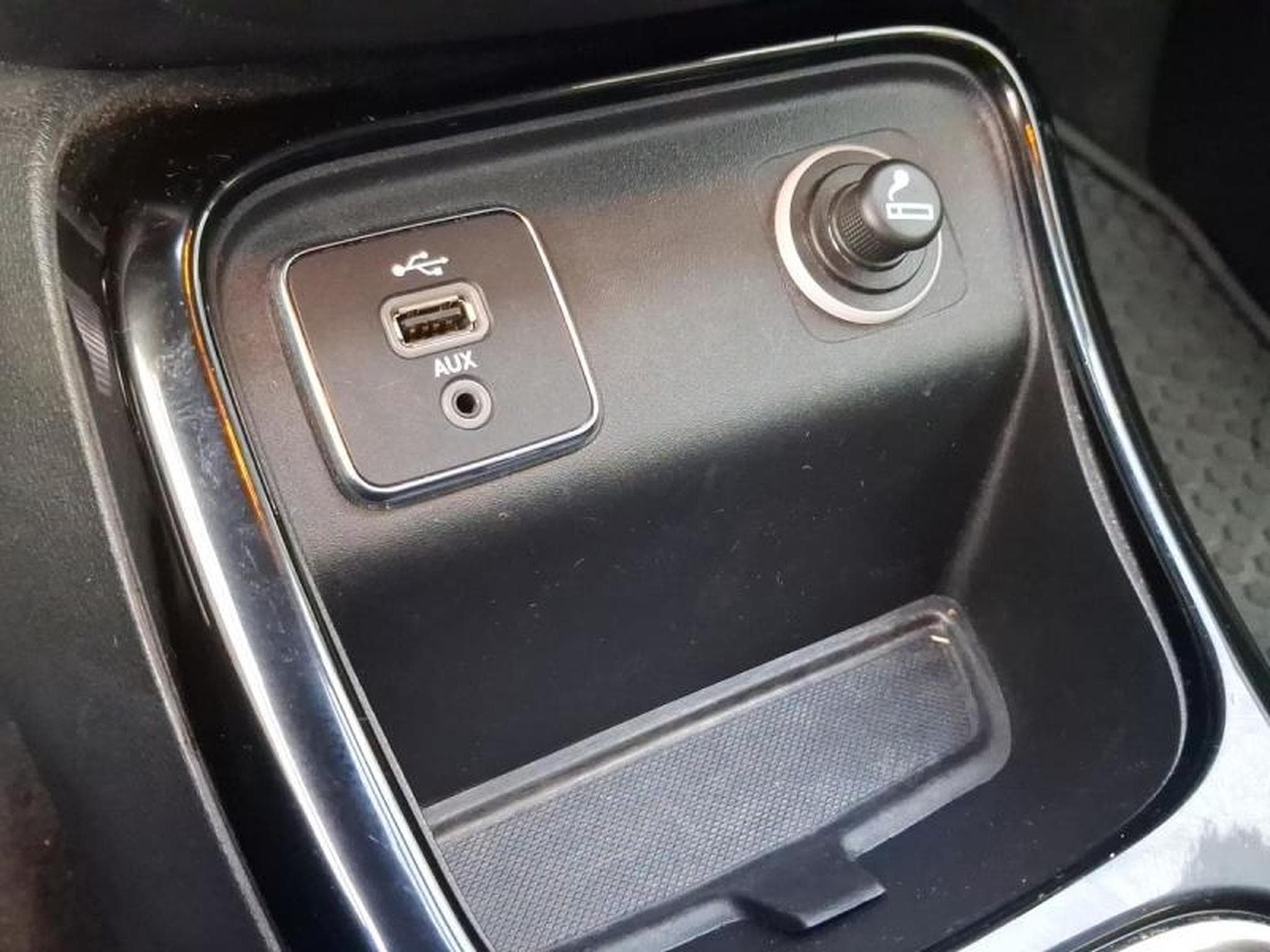 JEEP Compass 1.4 MultiAir II 140ch Longitude Business 4x2 Euro6d-T (2018) - Photo 12