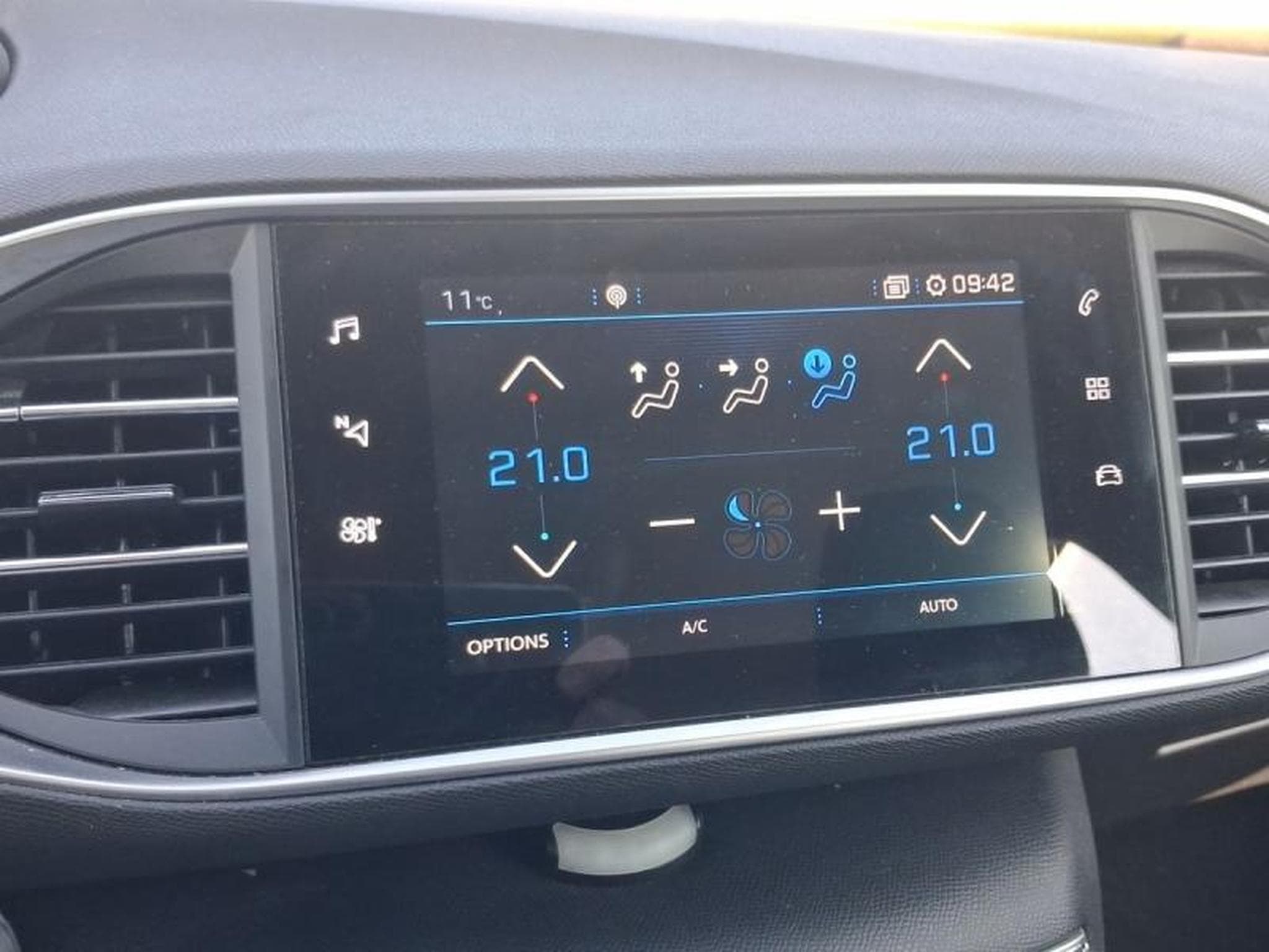 PEUGEOT 308 1.5 BlueHDi 130ch S&S Active (2021) - Photo 8