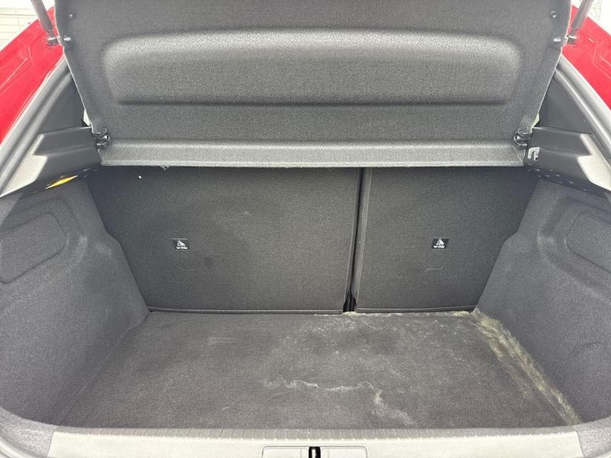 PEUGEOT 208 1.2 Hybrid 100ch Allure e-DCS6 (2024) - Photo 6