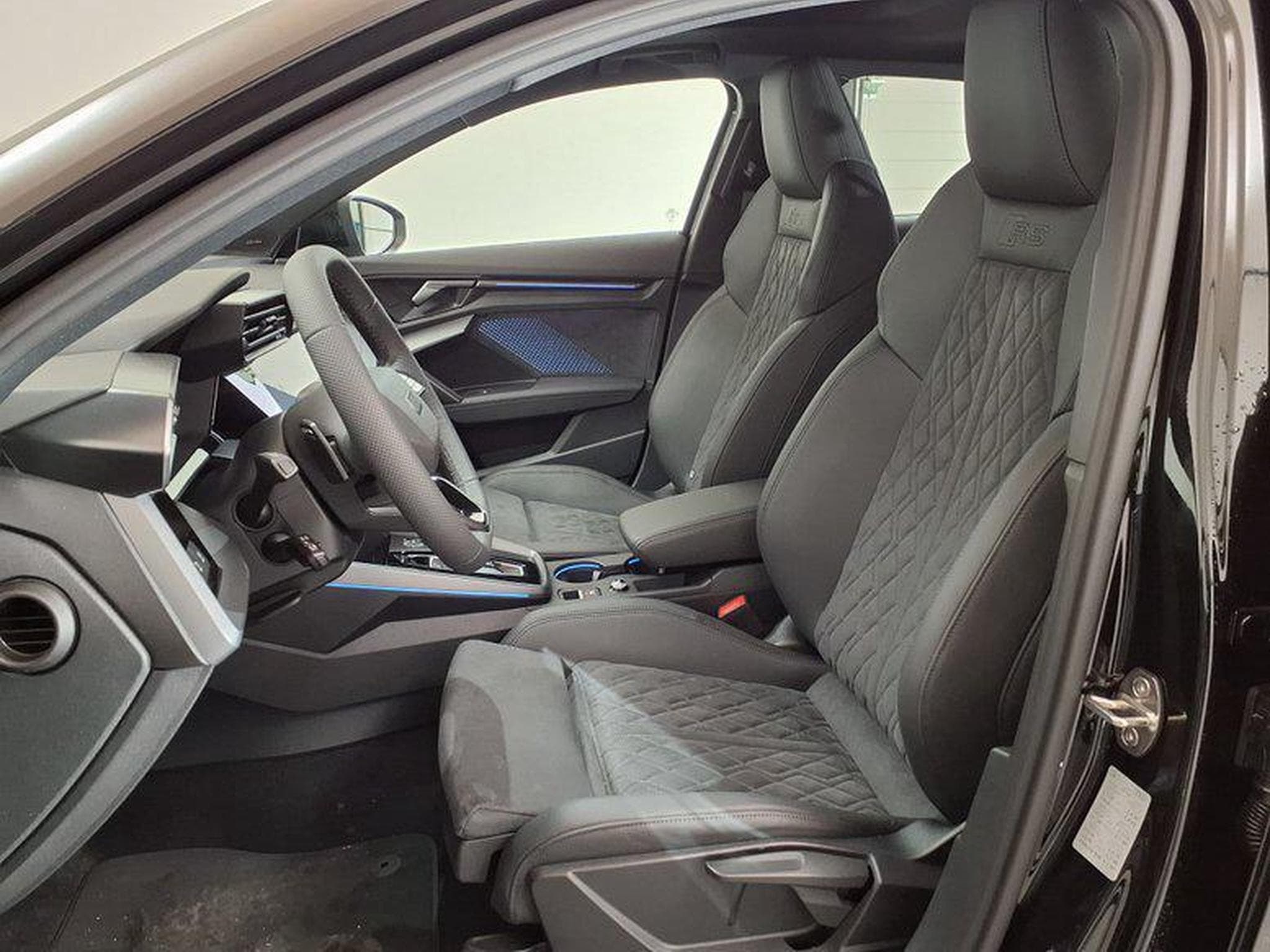 Audi RS3 2.5 TFSI 7-Gang S tronic quattro (2026) - Photo 9