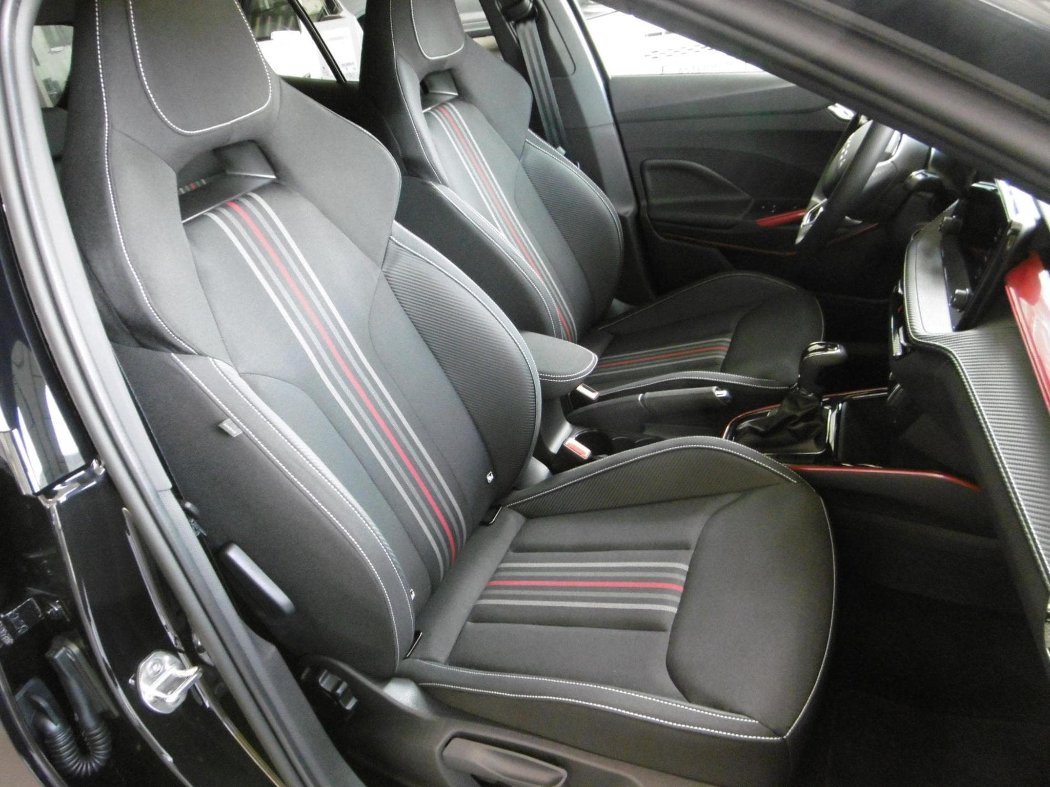 Skoda Fabia Monte Carlo 1.0 (2026) - Photo 9