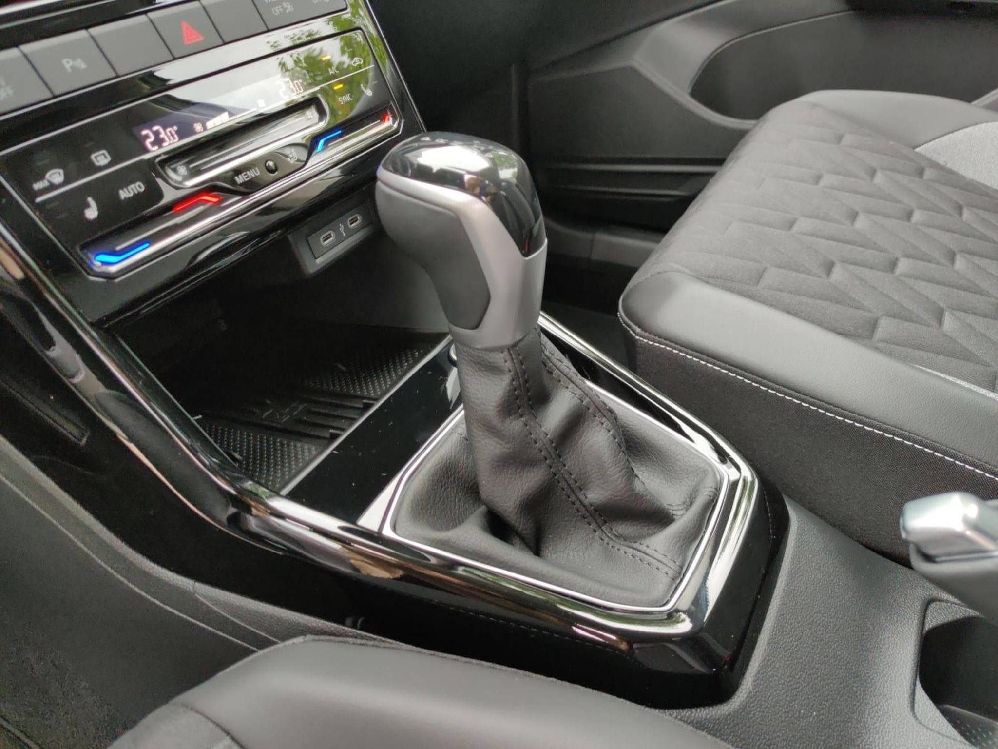 VW T-Cross Life 1.5 TSI (2025) - Photo 13