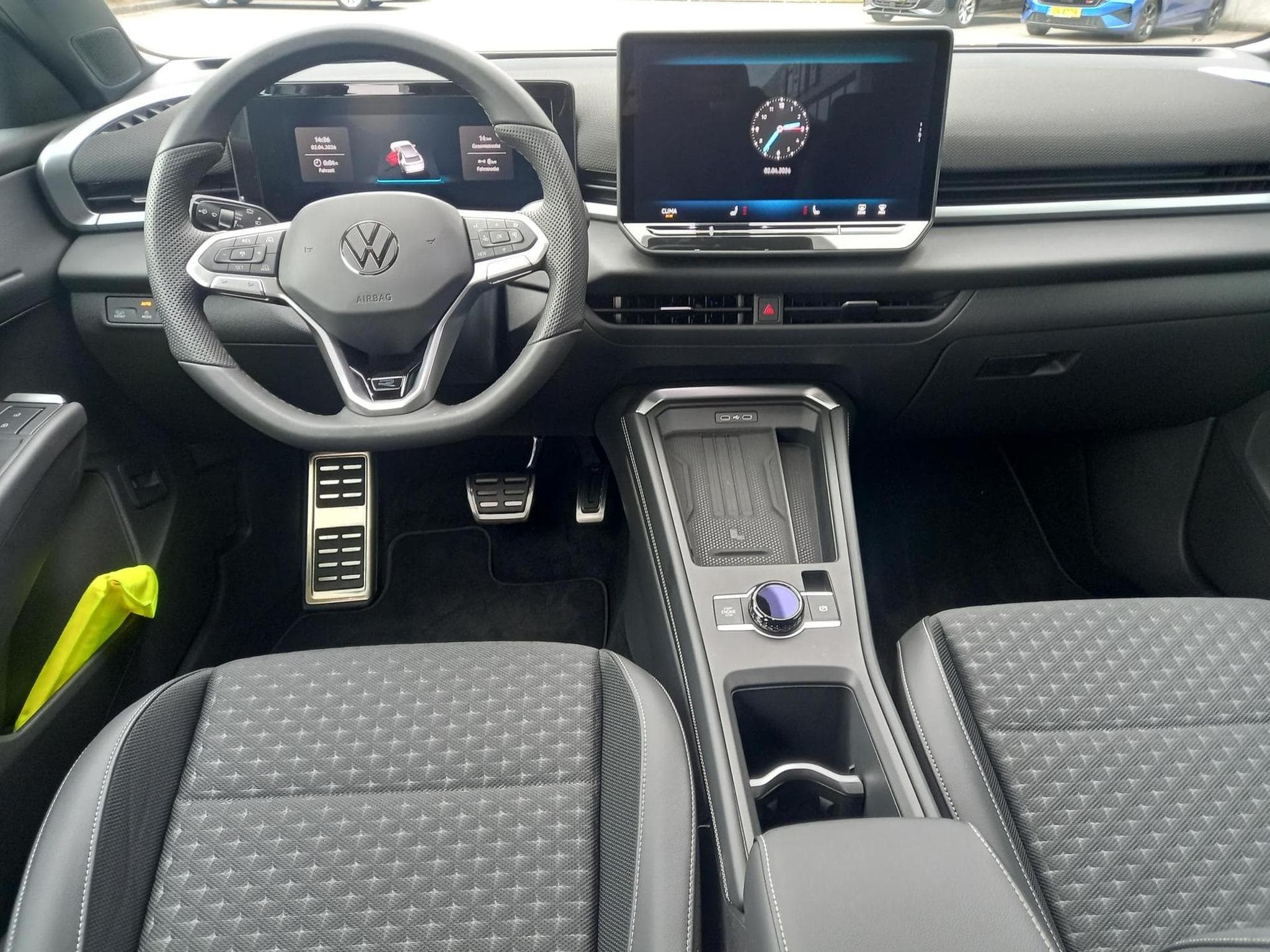 VW T-Roc R-Line 1.5 eTSI (2026) - Photo 4