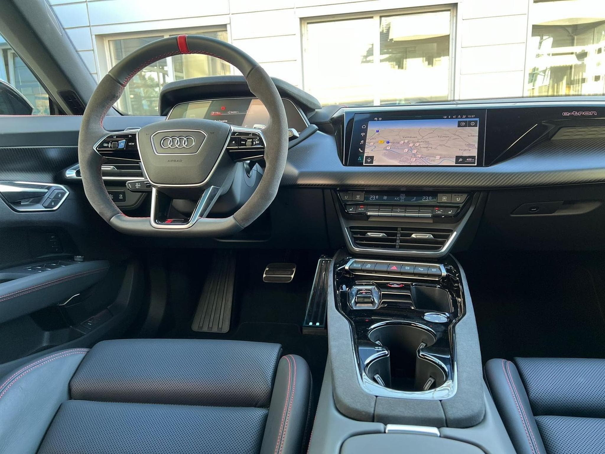 Audi e-tron basis quattro (2025) - Photo 25