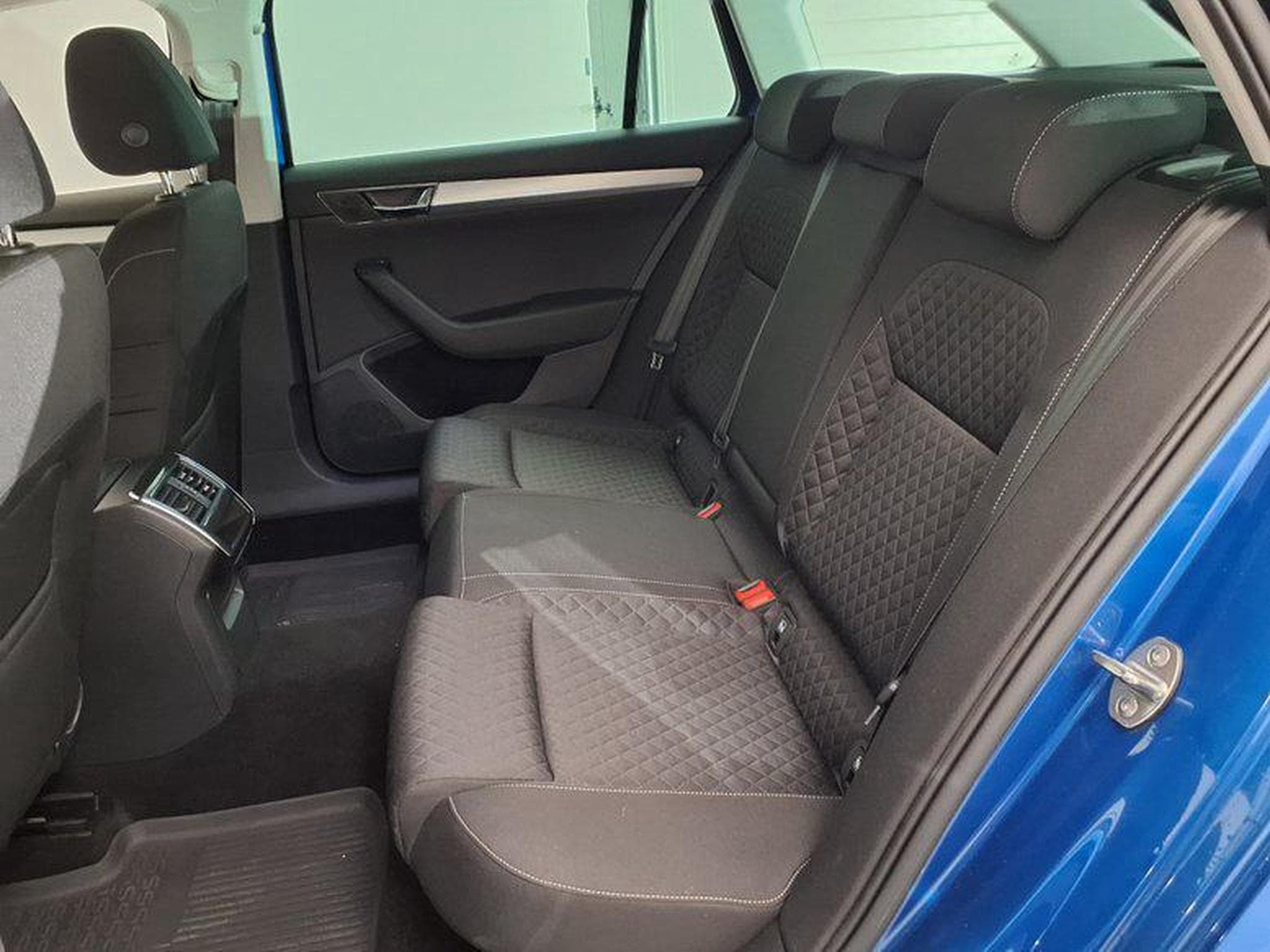 Skoda Superb Ambition 1.5 TSI 110 kW (150 PS) 7-Gang-DSG (2024) - Photo 10