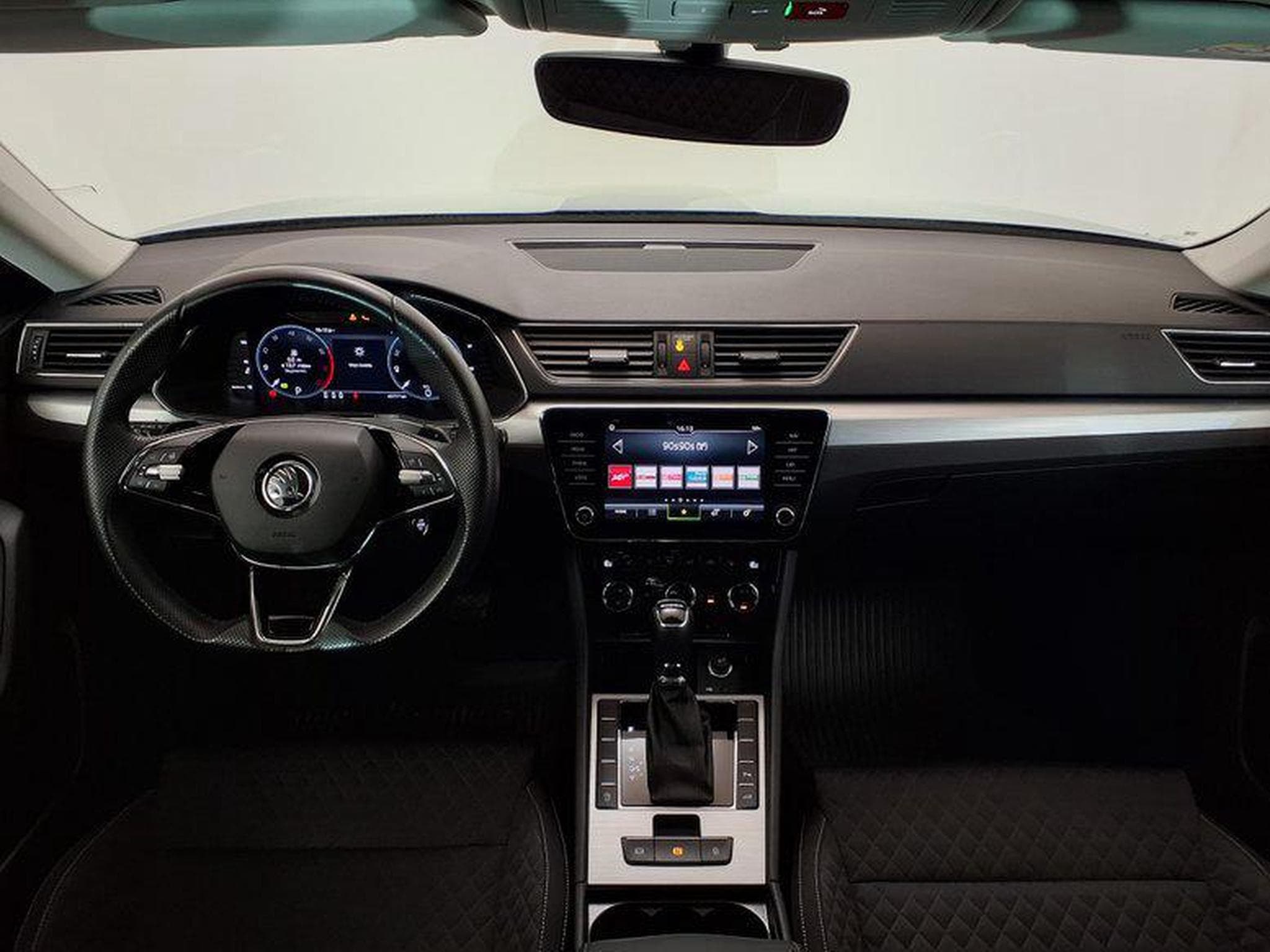 Skoda Superb Ambition 1.5 TSI 110 kW (150 PS) 7-Gang-DSG (2024) - Photo 11