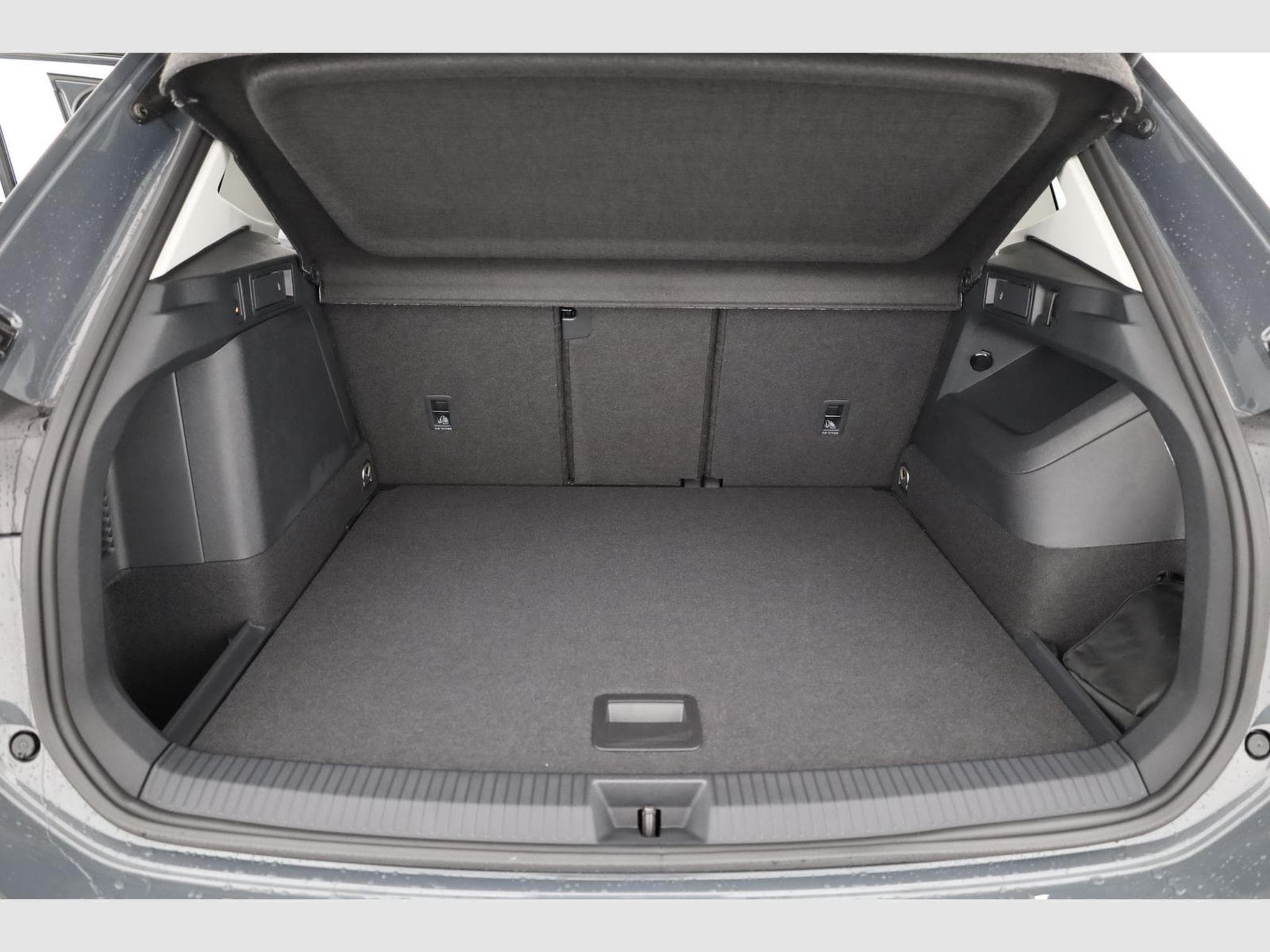 VW Tiguan 1.5 TSI eHybrid 150 kW Life (2025) - Photo 11