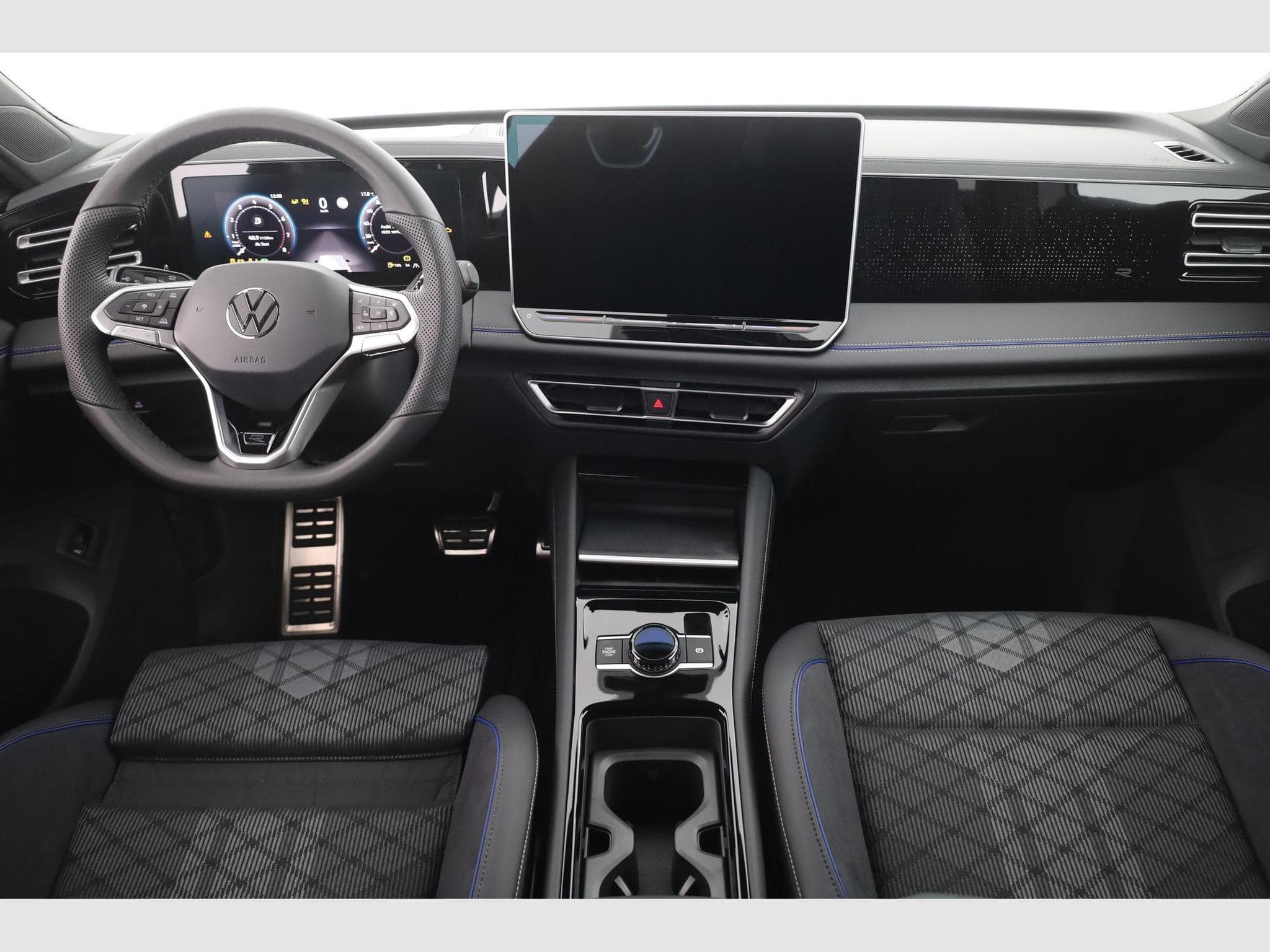 VW Tiguan Limited (2026) - Photo 10