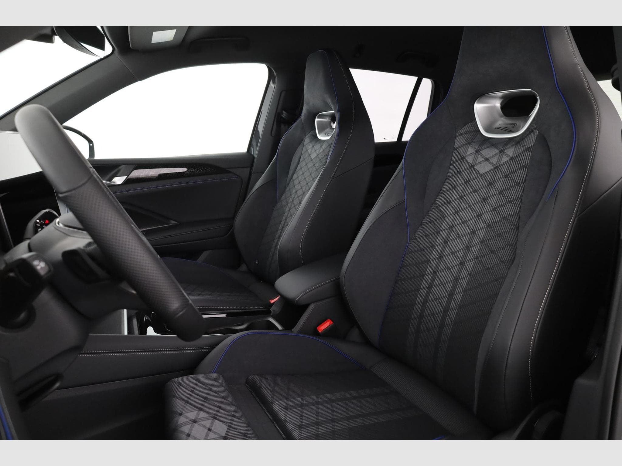 VW Tiguan Limited (2026) - Photo 12