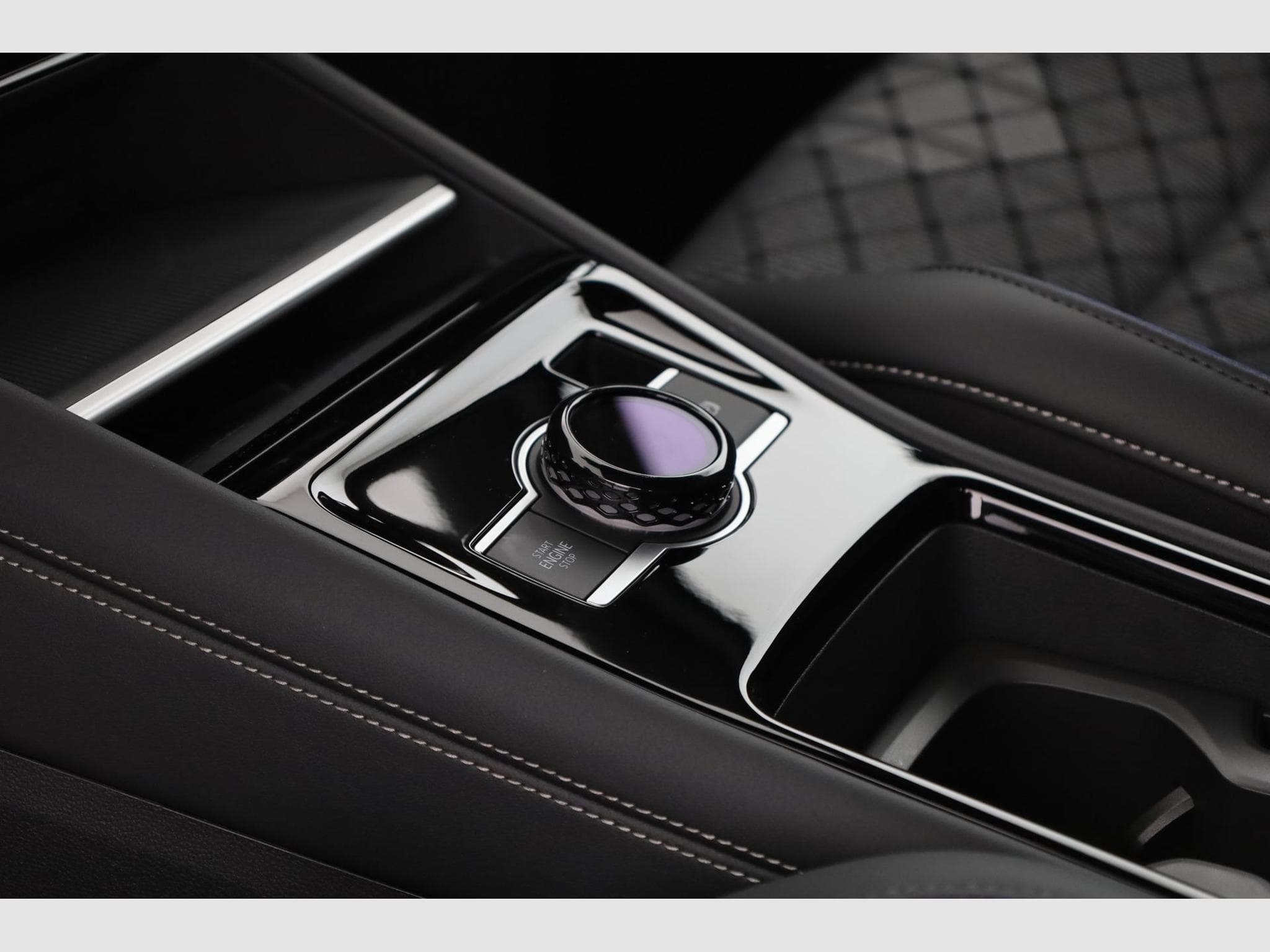 VW Tiguan Limited (2026) - Photo 15