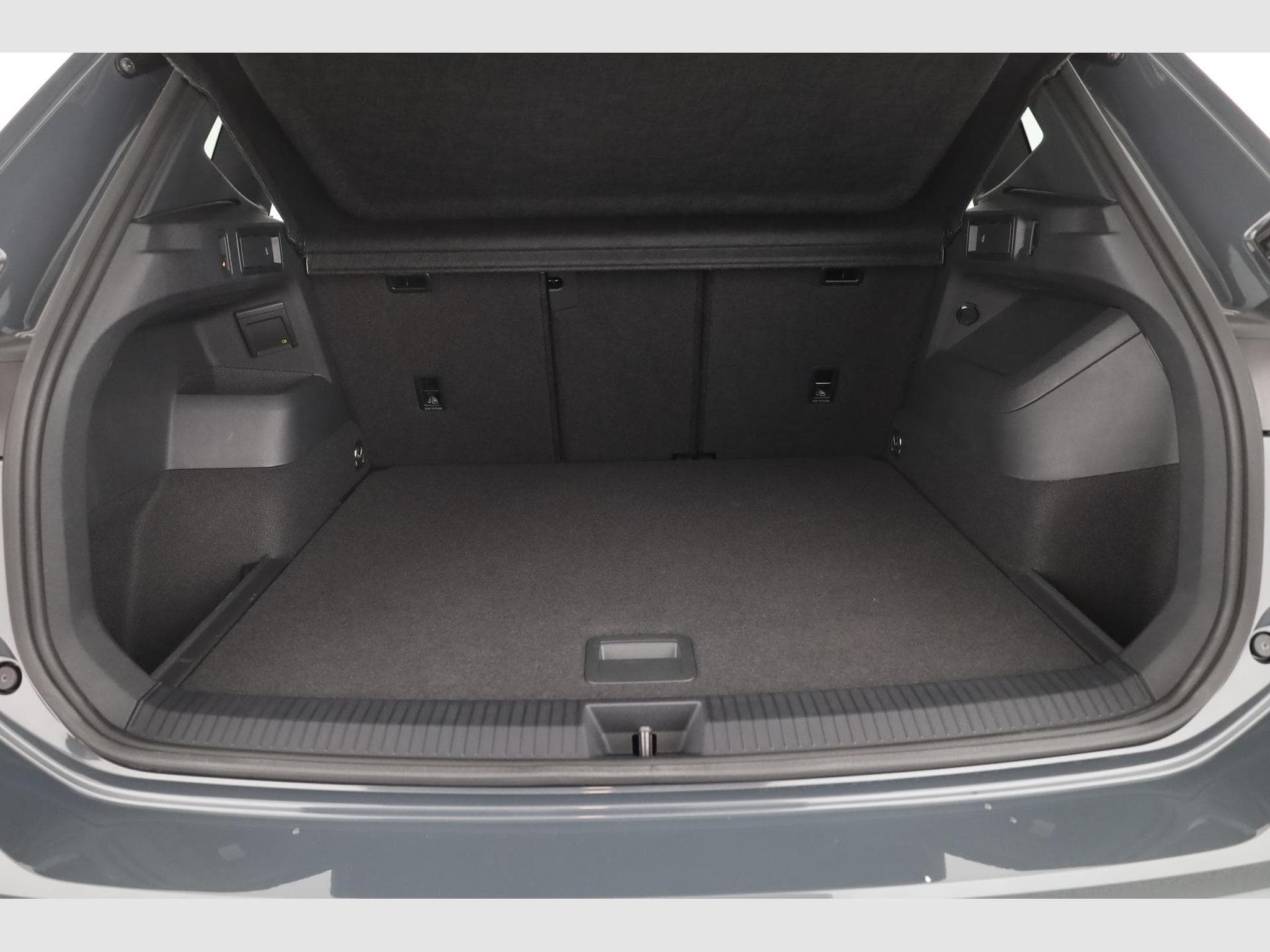 VW Tiguan Limited (2026) - Photo 16