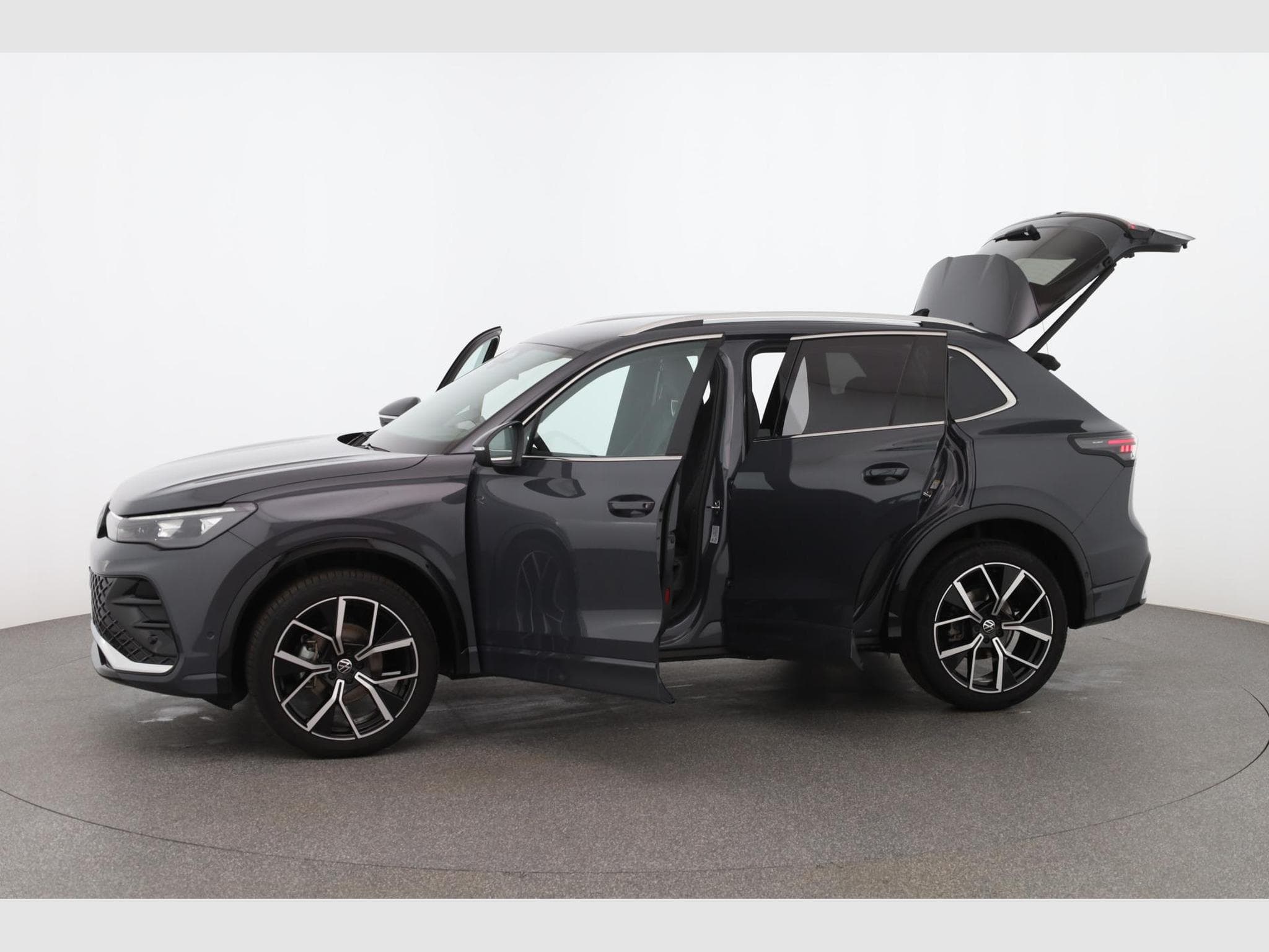 VW Tiguan Limited (2026) - Photo 6