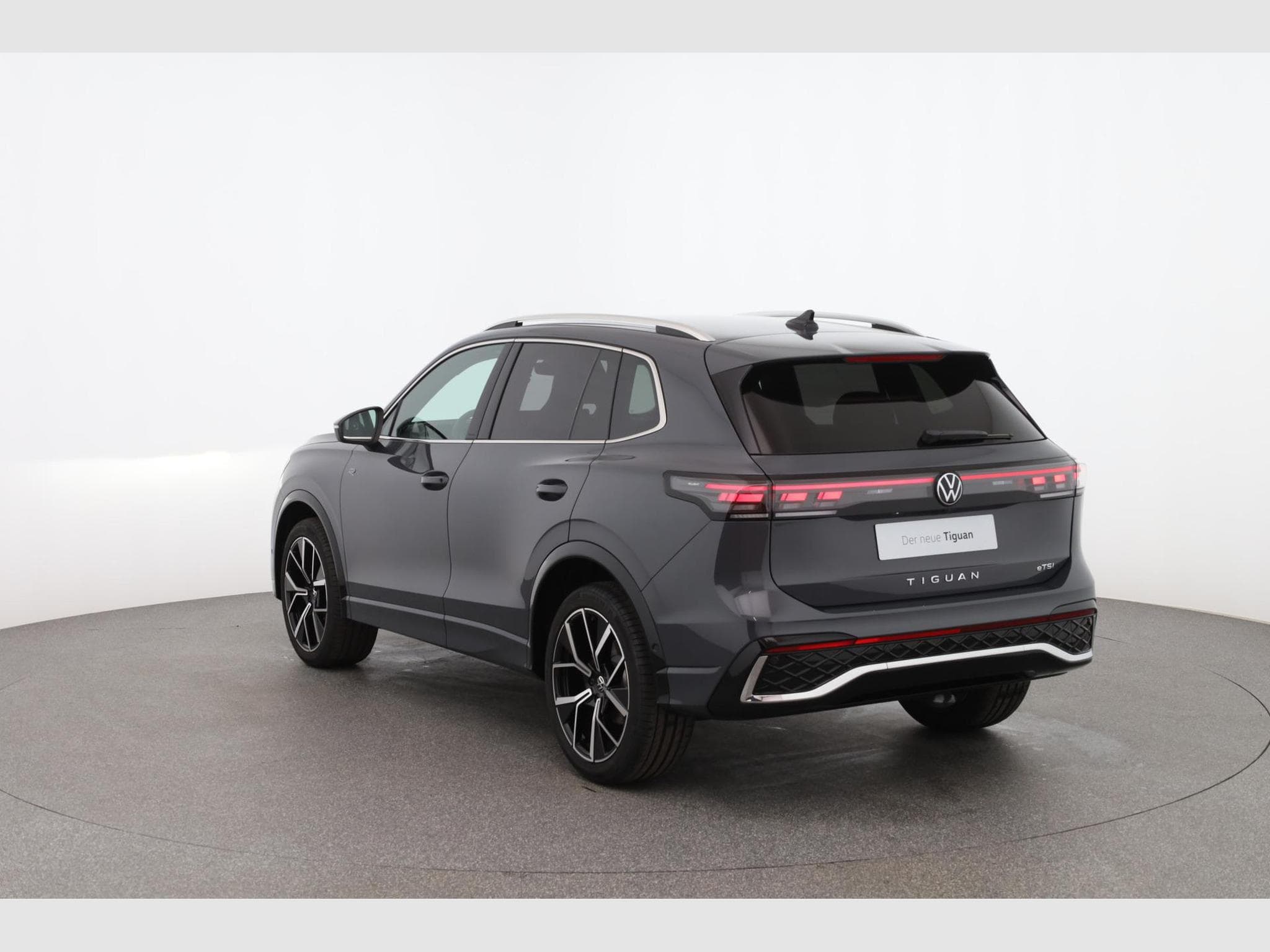 VW Tiguan Limited (2026) - Photo 7