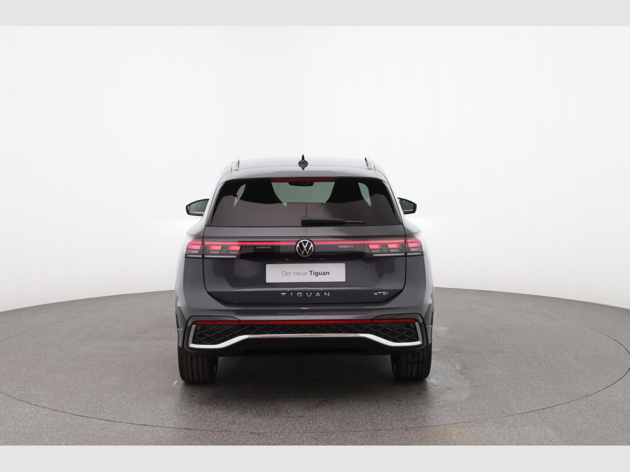 VW Tiguan Limited (2026) - Photo 9