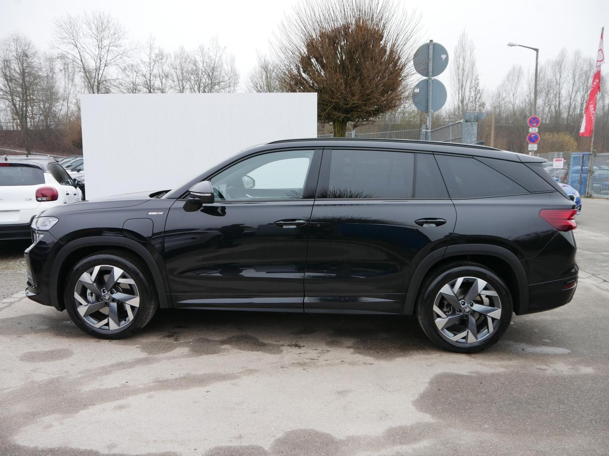 Skoda Kodiaq 1.5 TSI iV PHEV Sportline DSG (2025) - Photo 4