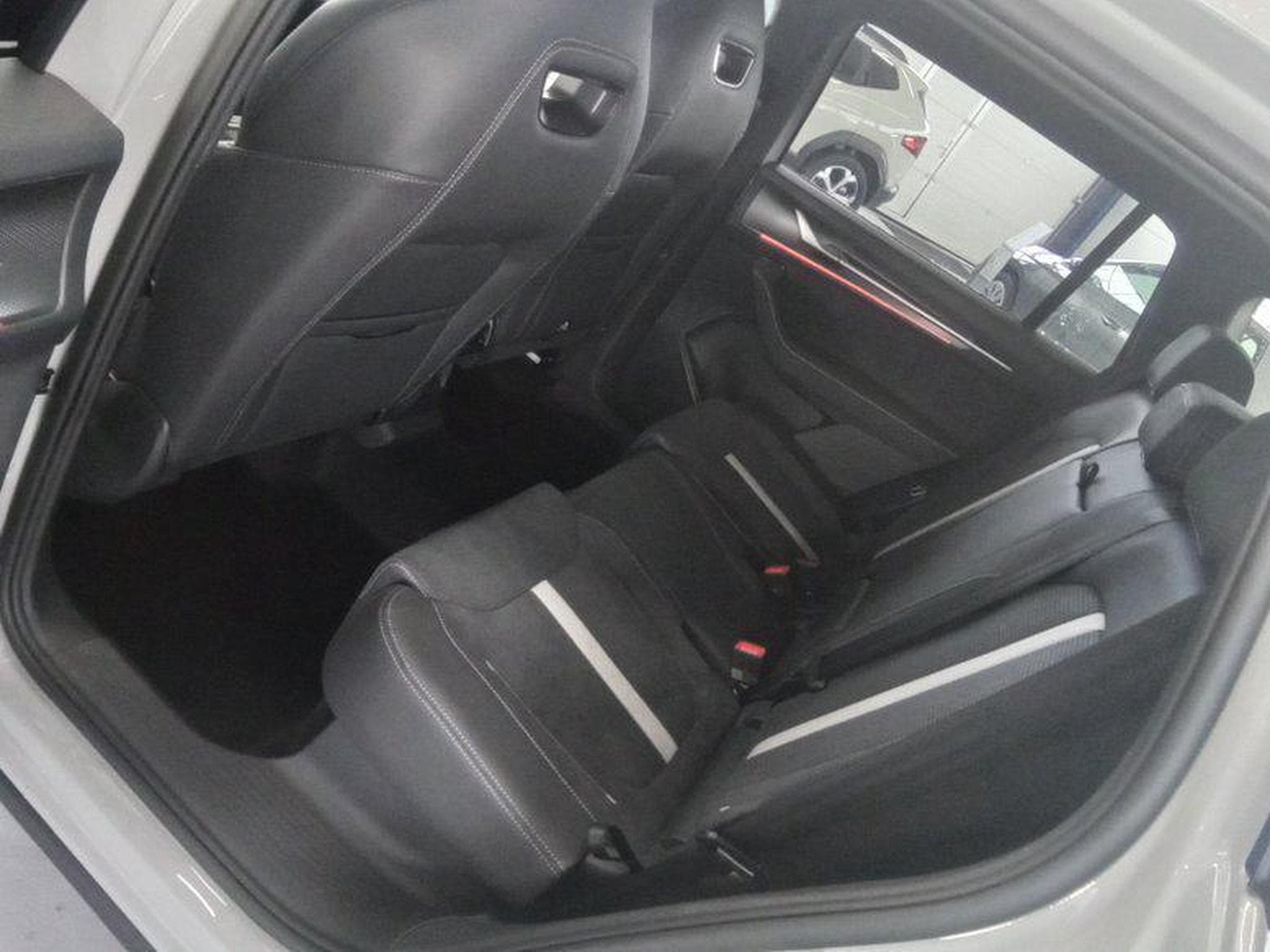 Skoda Kodiaq Sportline 1.5 TSI 7-Gang DSG (2026) - Photo 6