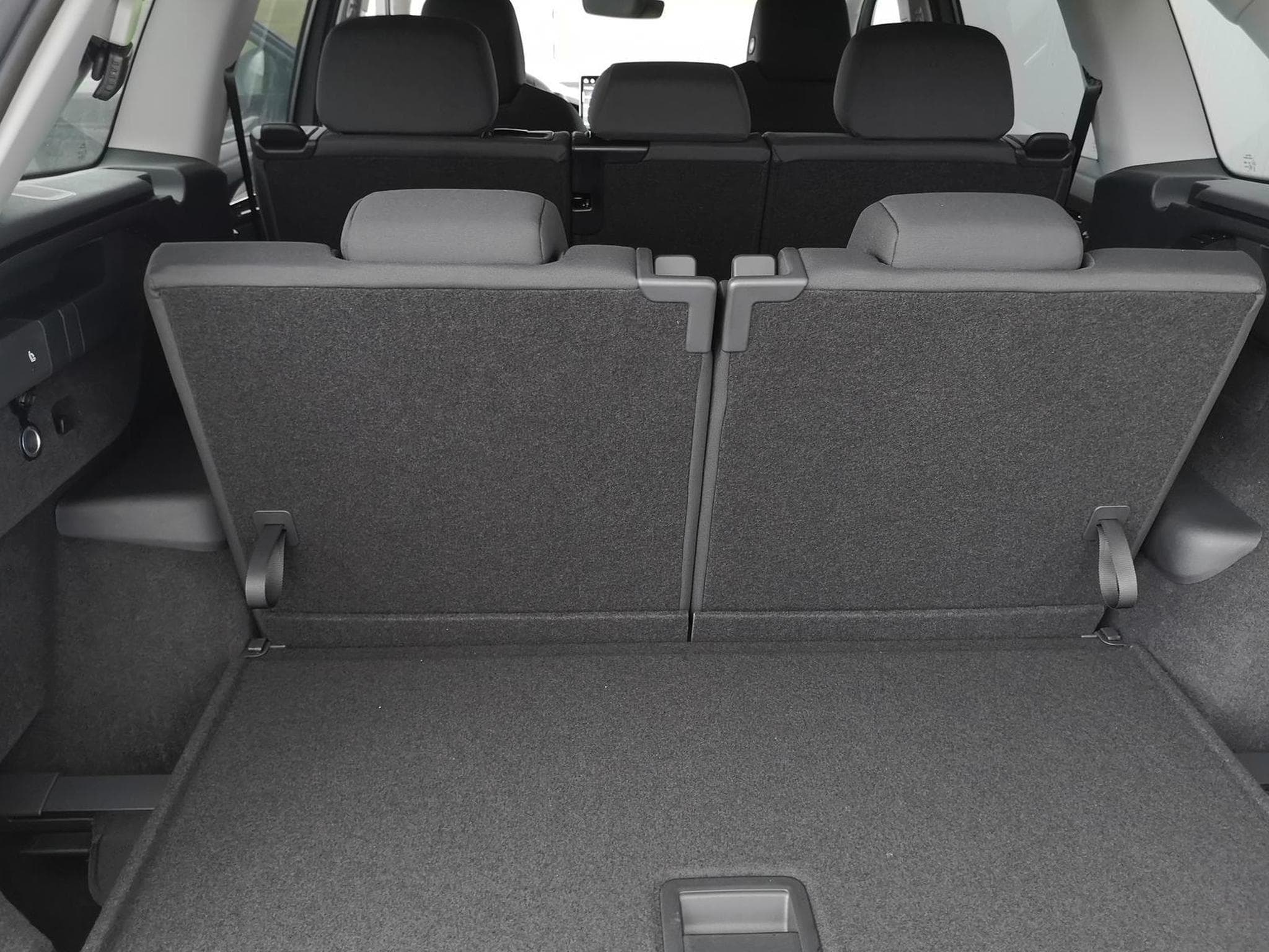 Skoda Kodiaq 2.0 TDI 142 kW 4x4 Selection (2026) - Photo 9