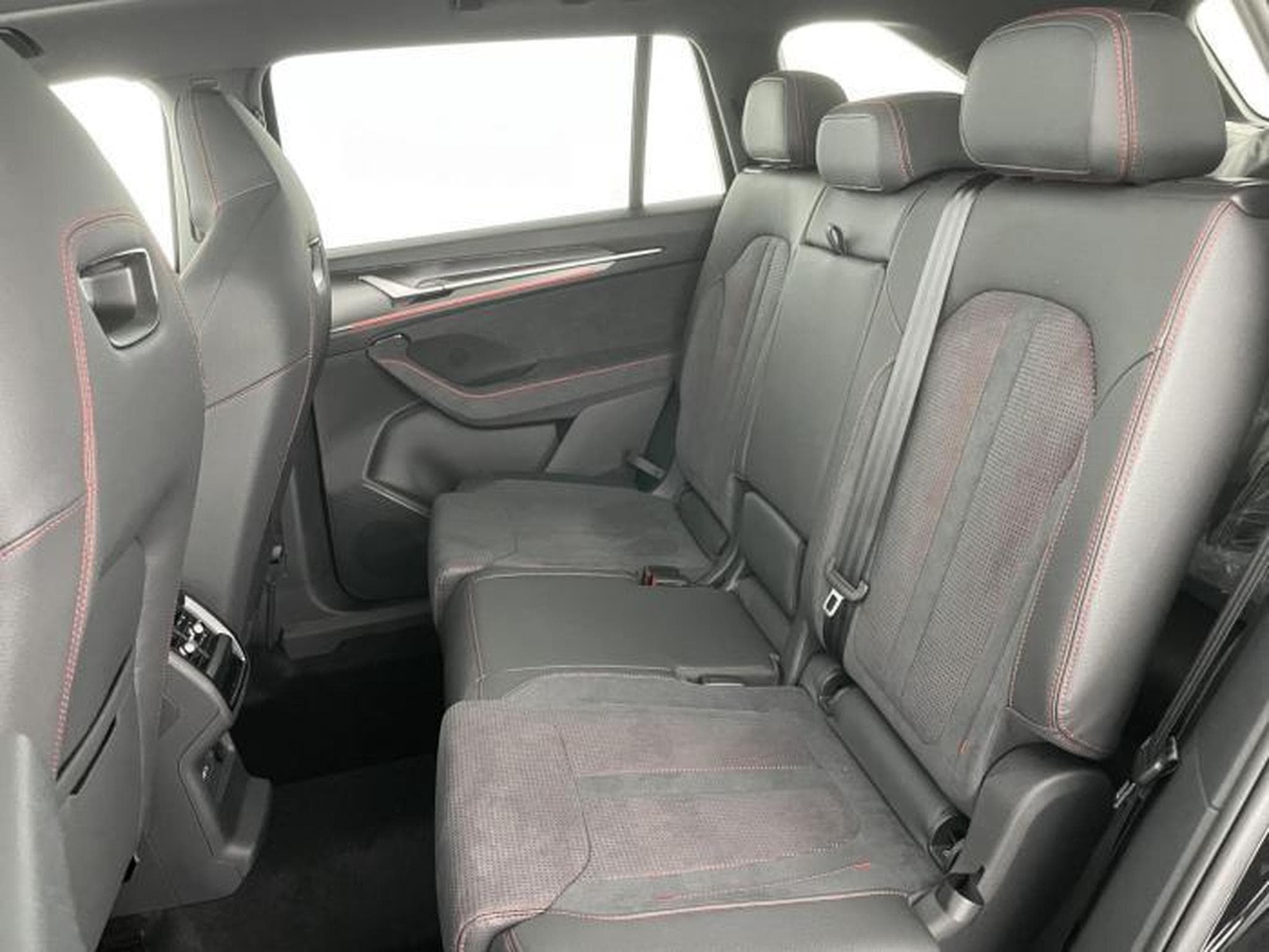 Skoda Kodiaq RS 2.0 TSI (2026) - Photo 13