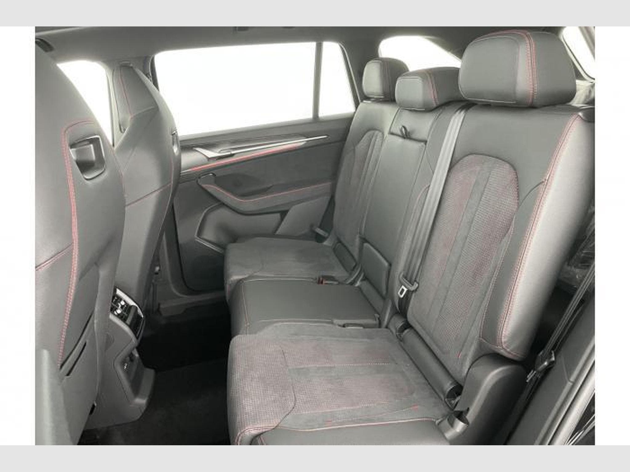 Skoda Kodiaq RS 2.0 TSI (2026) - Photo 13