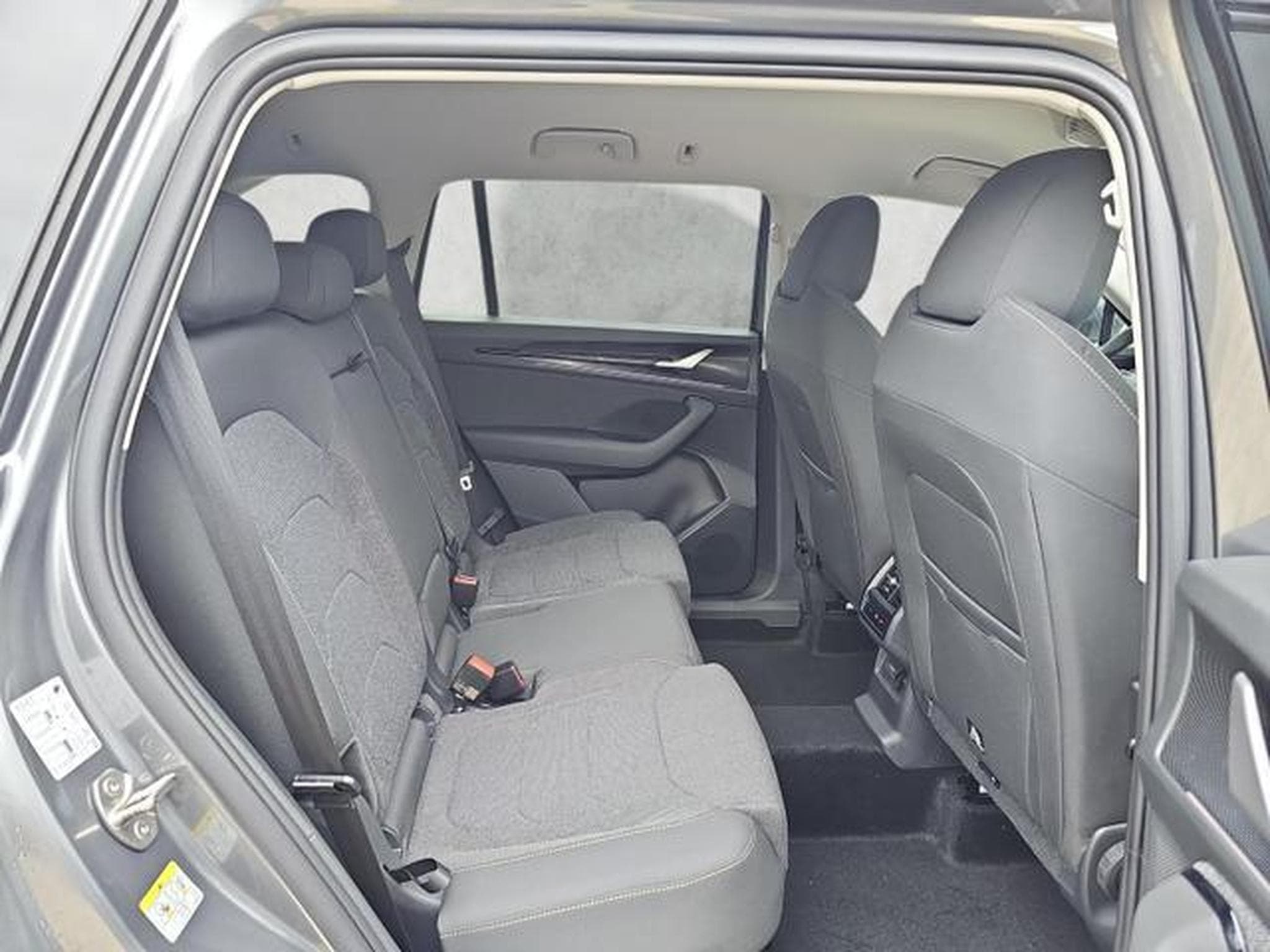 Skoda Kodiaq 2.0 TDI 110 kW Selection (2026) - Photo 13