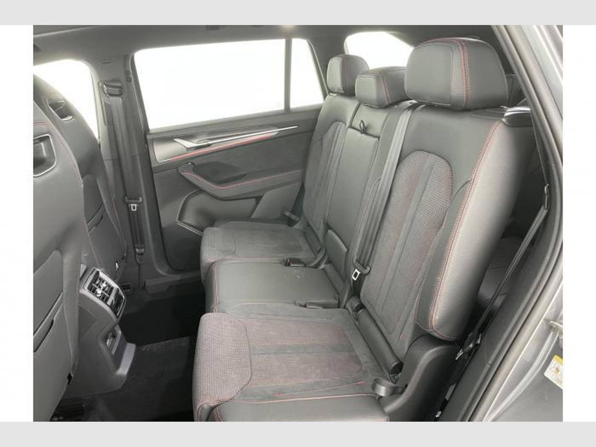 Skoda Kodiaq RS 2.0 TSI (2026) - Photo 13