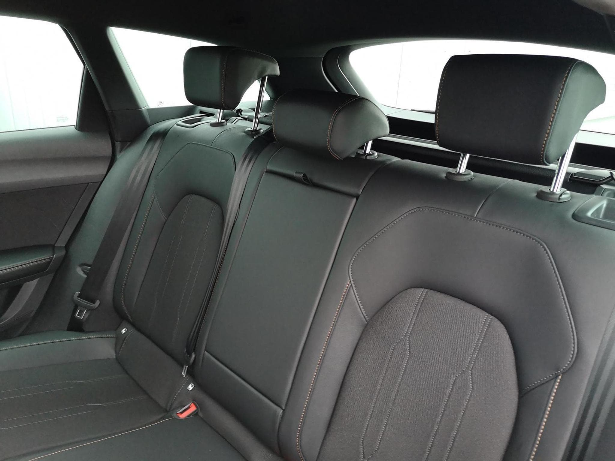 Cupra Leon 1.5 eTSI 110 kW (2026) - Foto 7