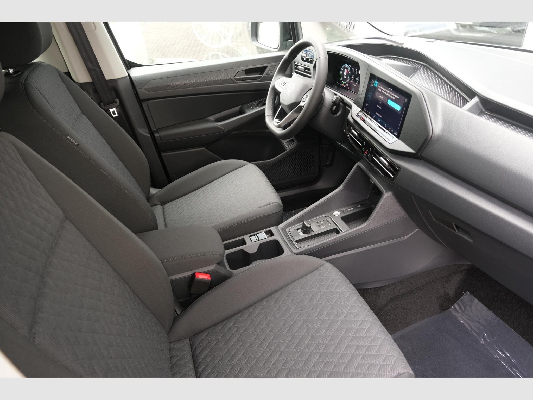 VW Caddy 1.5 eHybrid DSG (2026) - Photo 23