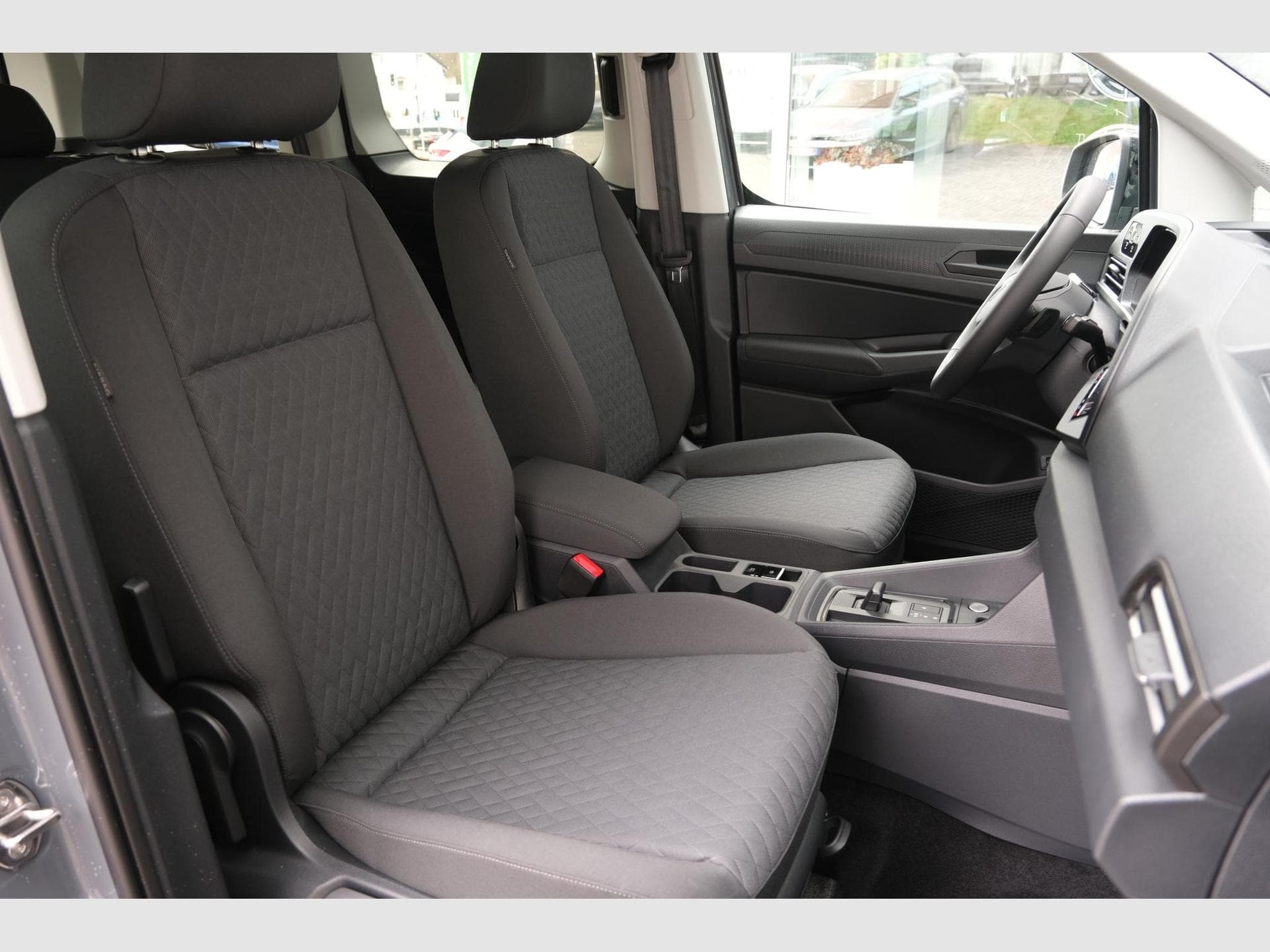 VW Caddy 1.5 eHybrid DSG (2026) - Photo 24