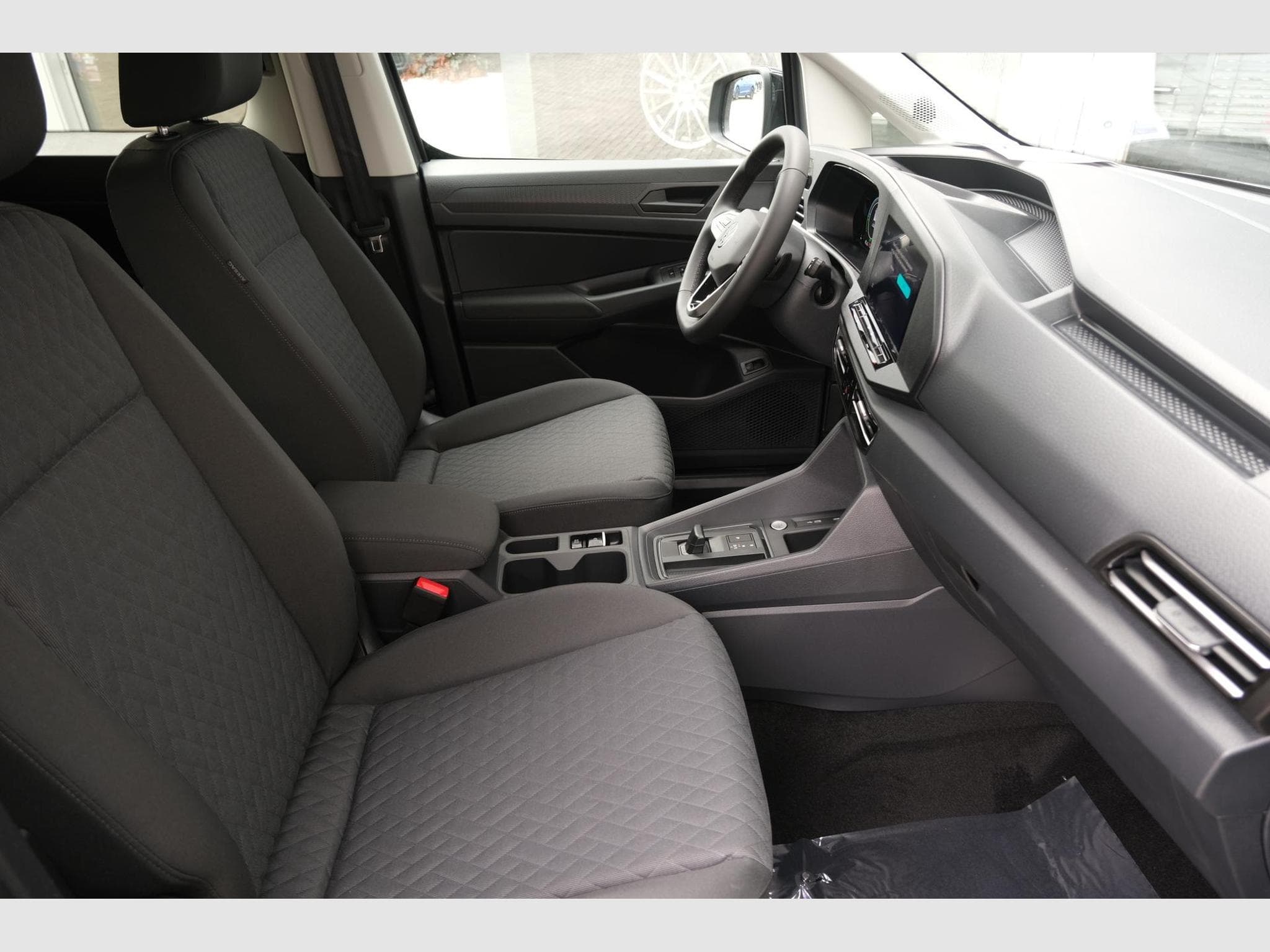 VW Caddy 1.5 eHybrid DSG (2026) - Photo 8