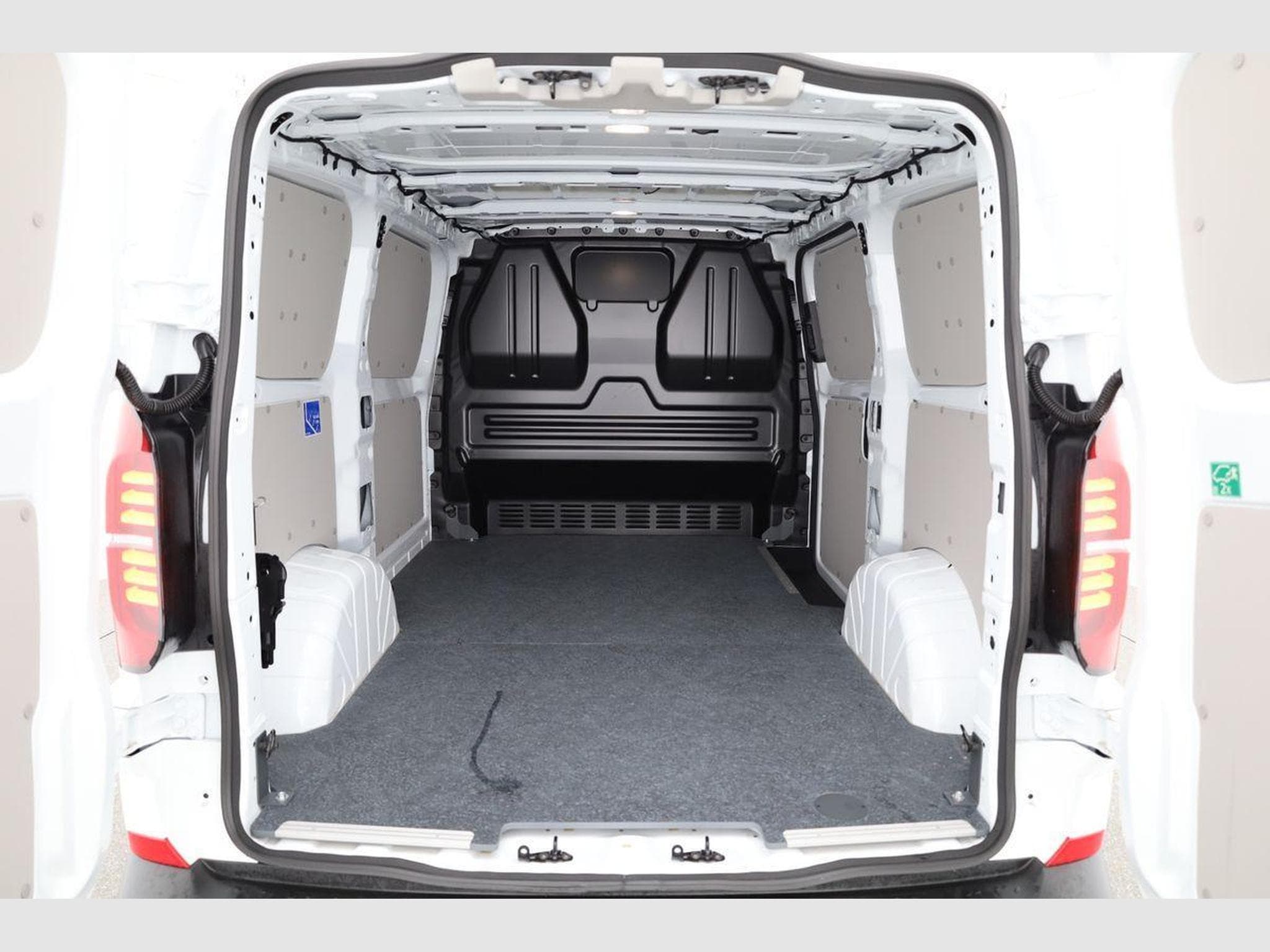 VW T7 2.0 TDI 81 kW KR (2026) - Photo 11