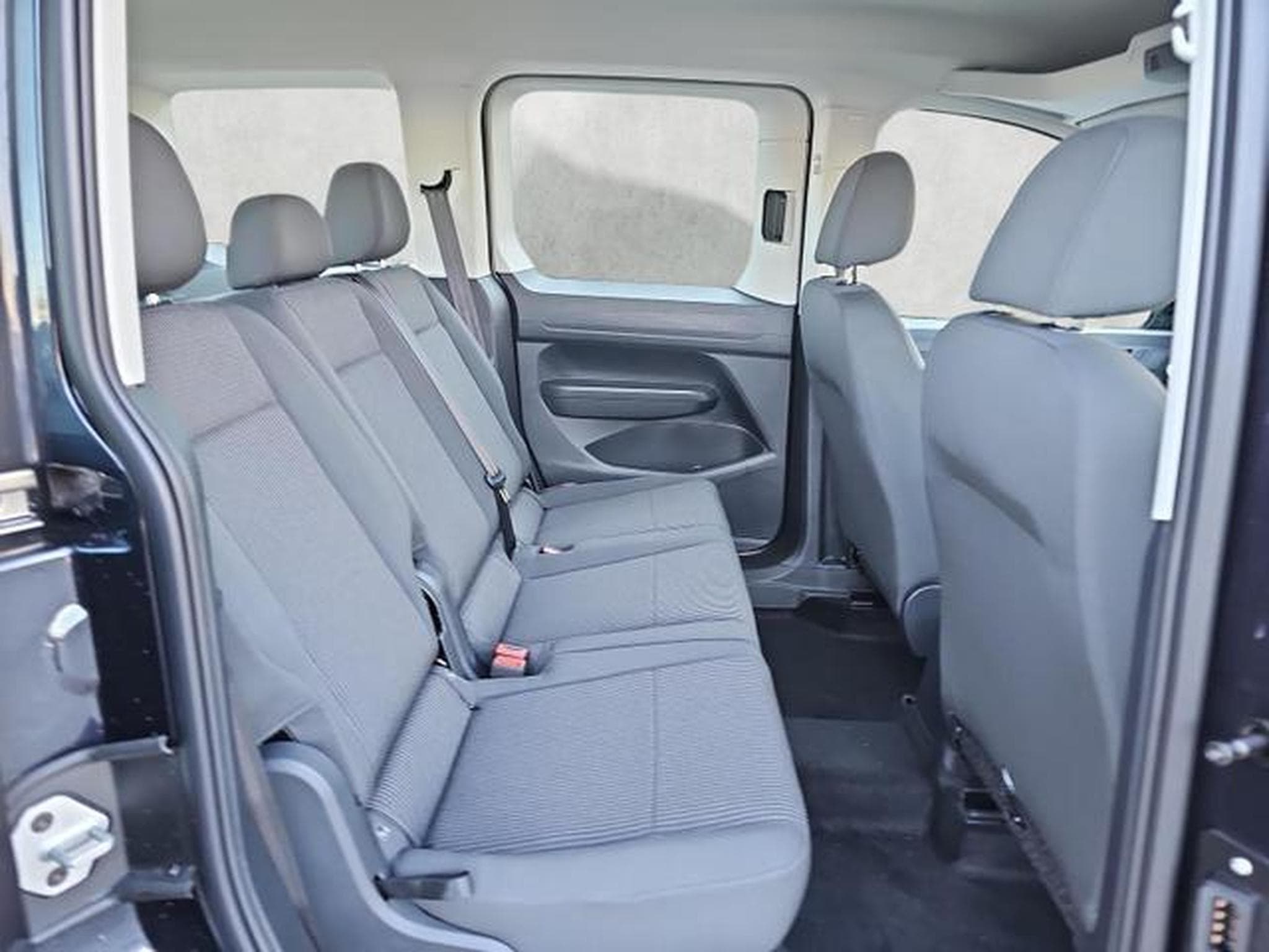 VW Caddy Basis (2026) - Photo 13